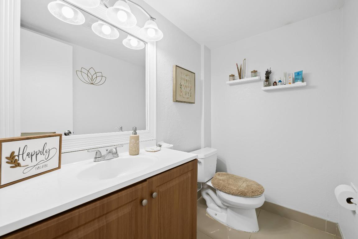 CORAL SPRINGS ESTATE TOWNHOMES - Residential