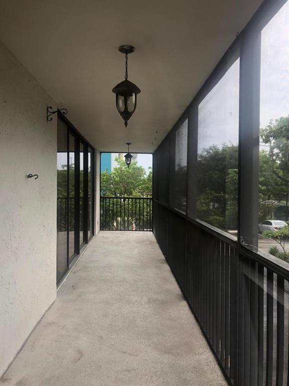 LAKE EMERALD 4 CONDO - Residential