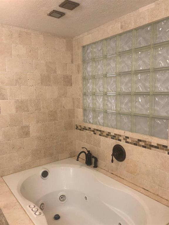 LAKE EMERALD 4 CONDO - Residential