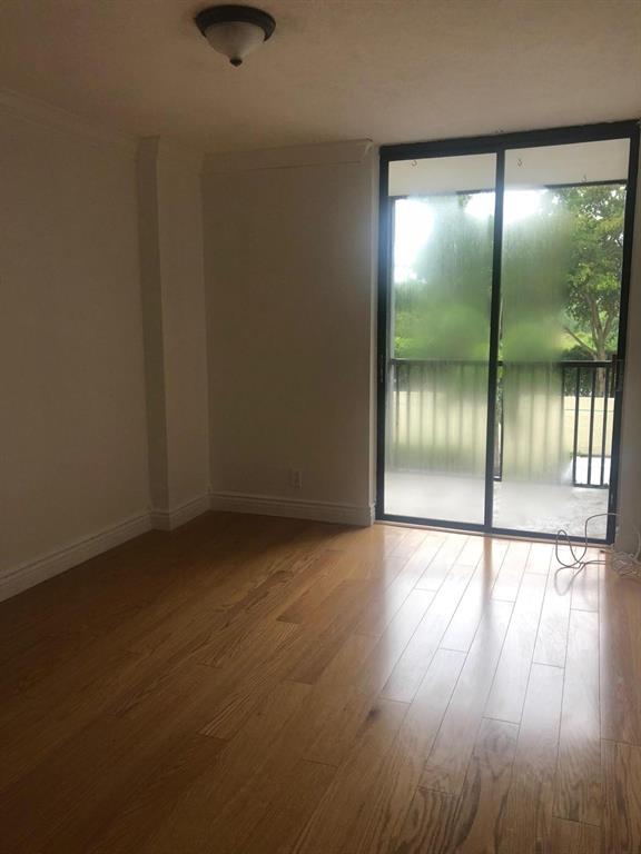 LAKE EMERALD 4 CONDO - Residential