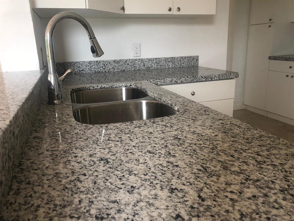 LAKE EMERALD 4 CONDO - Residential