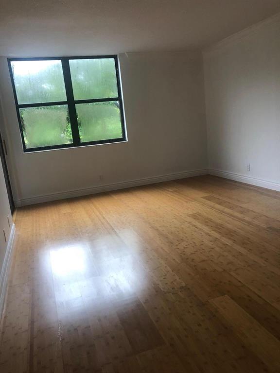 LAKE EMERALD 4 CONDO - Residential