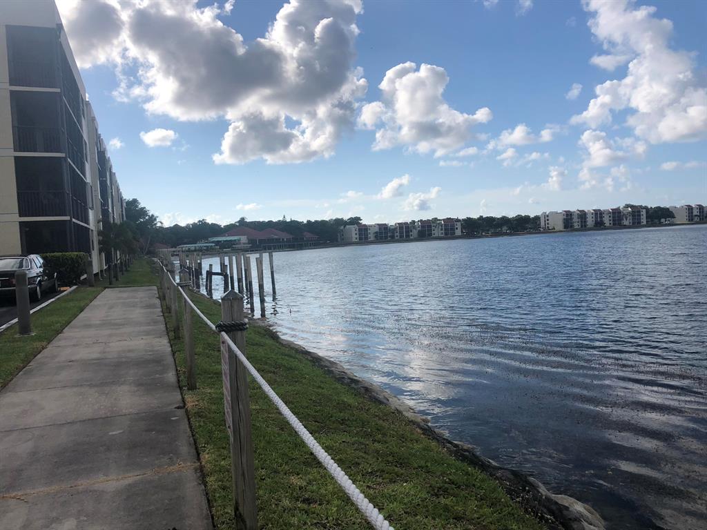 LAKE EMERALD 4 CONDO - Residential