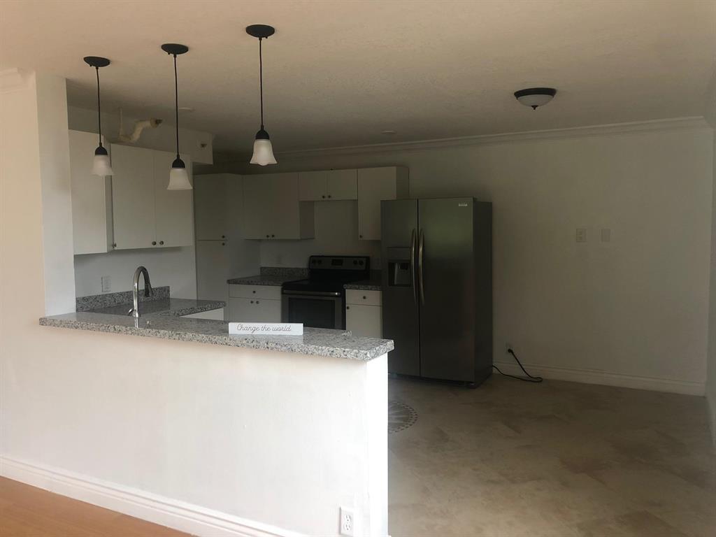 LAKE EMERALD 4 CONDO - Residential