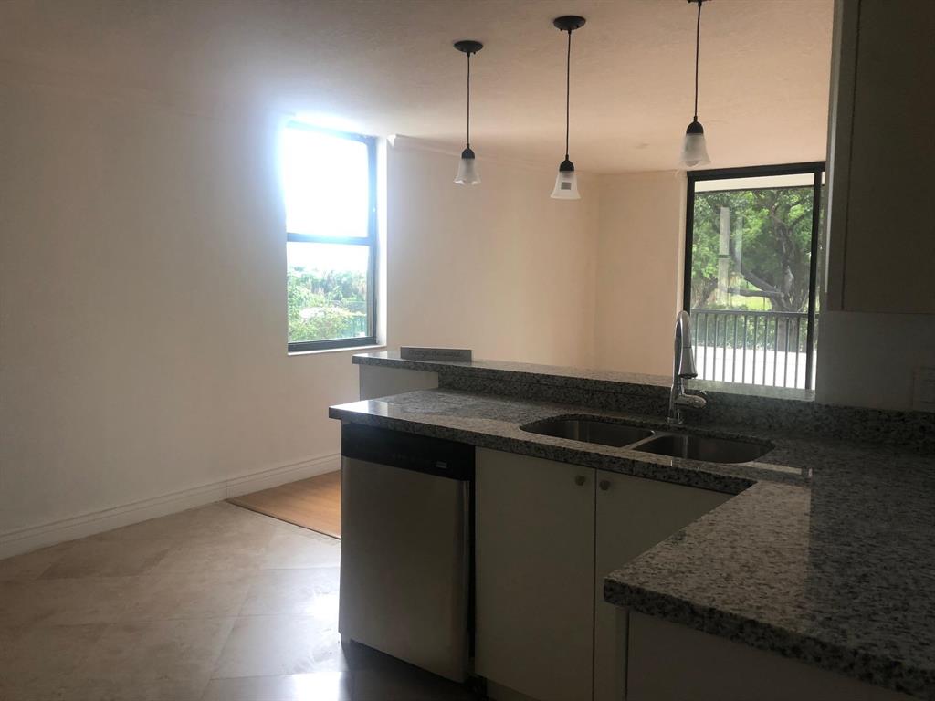 LAKE EMERALD 4 CONDO - Residential