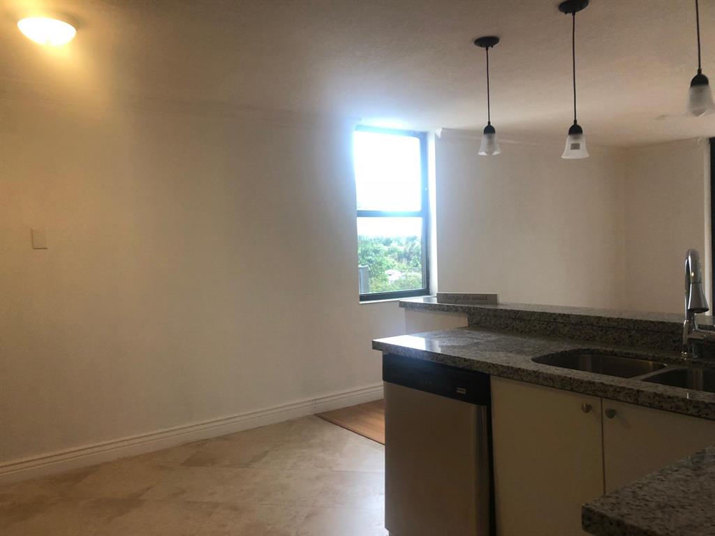 LAKE EMERALD 4 CONDO - Residential