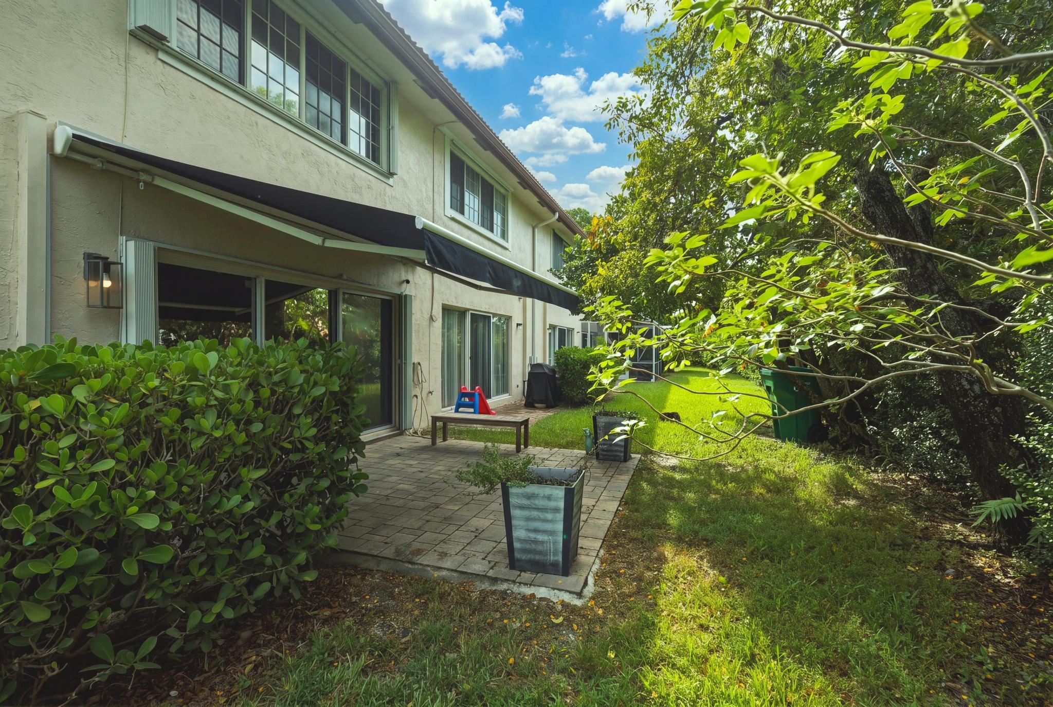 8976 NW 38th Drive
