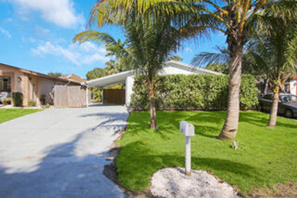 Photo of 145 Seminole Avenue, Jupiter, FL 33458 (MLS # R11057781)