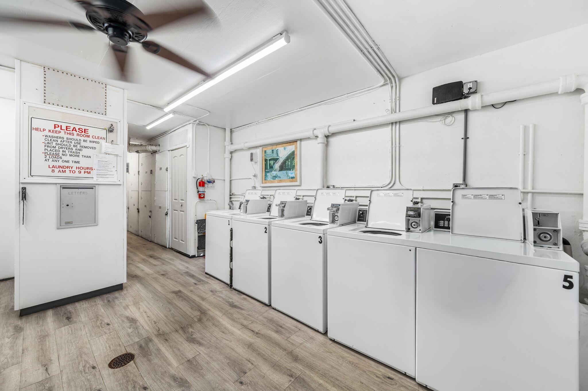 PALM BEACH WHITEHOUSE - Residential