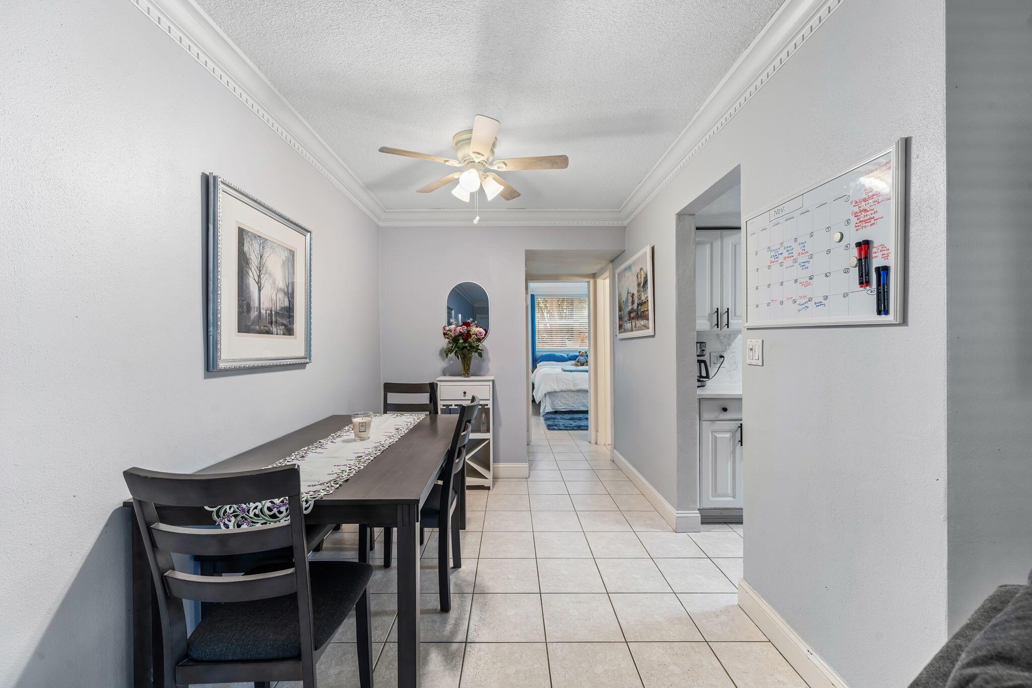 PALM BEACH WHITEHOUSE - Residential