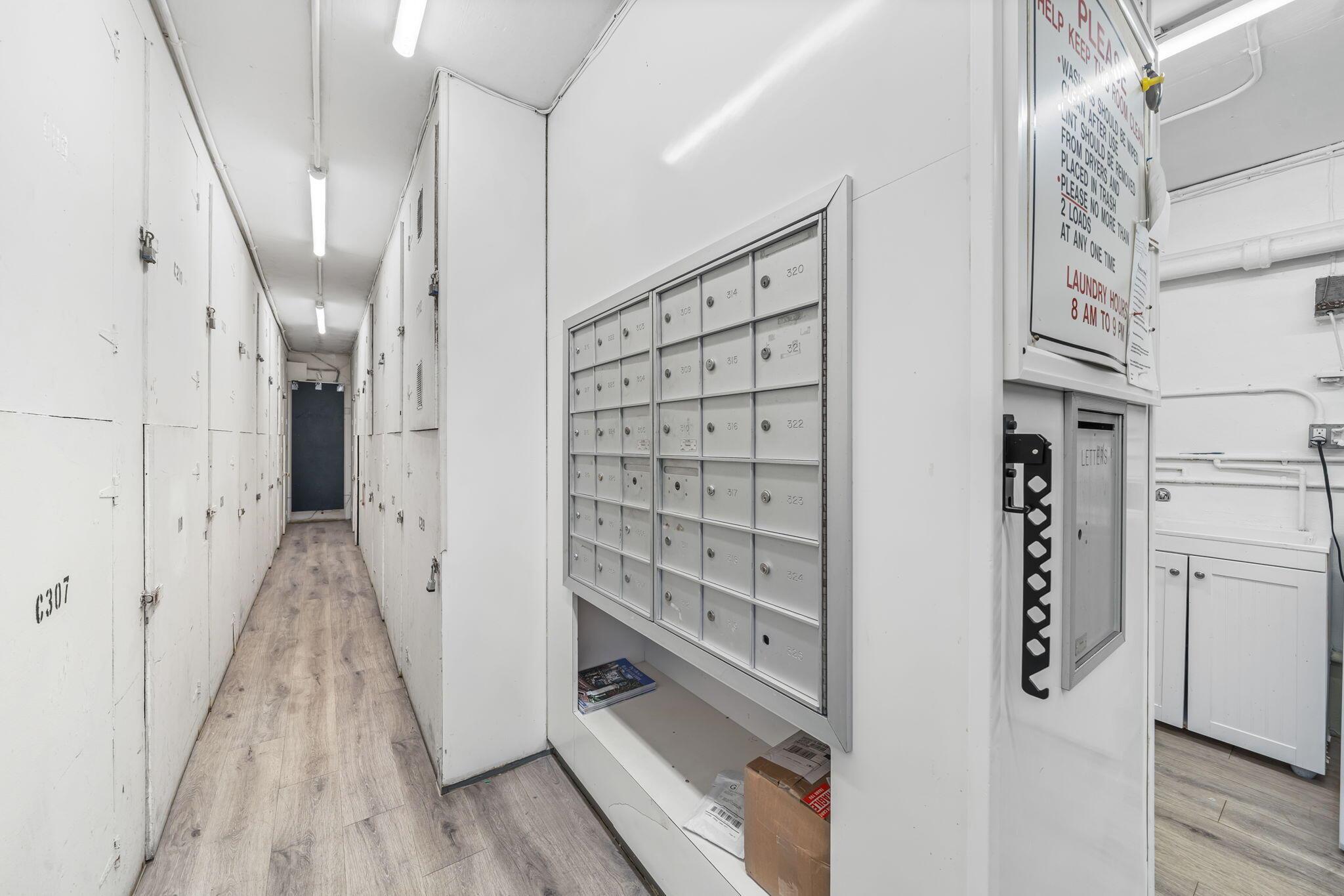 PALM BEACH WHITEHOUSE - Residential