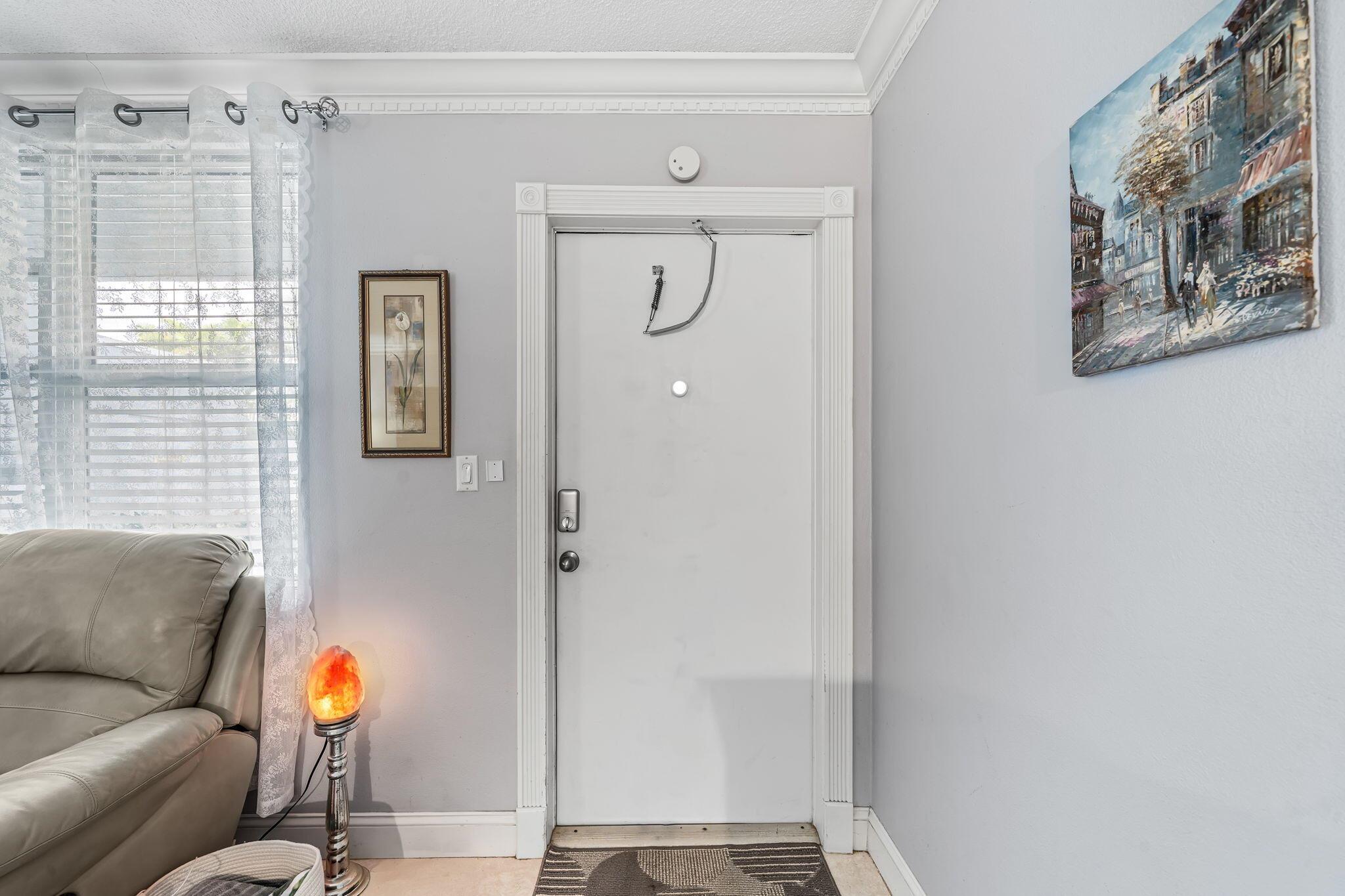 PALM BEACH WHITEHOUSE - Residential