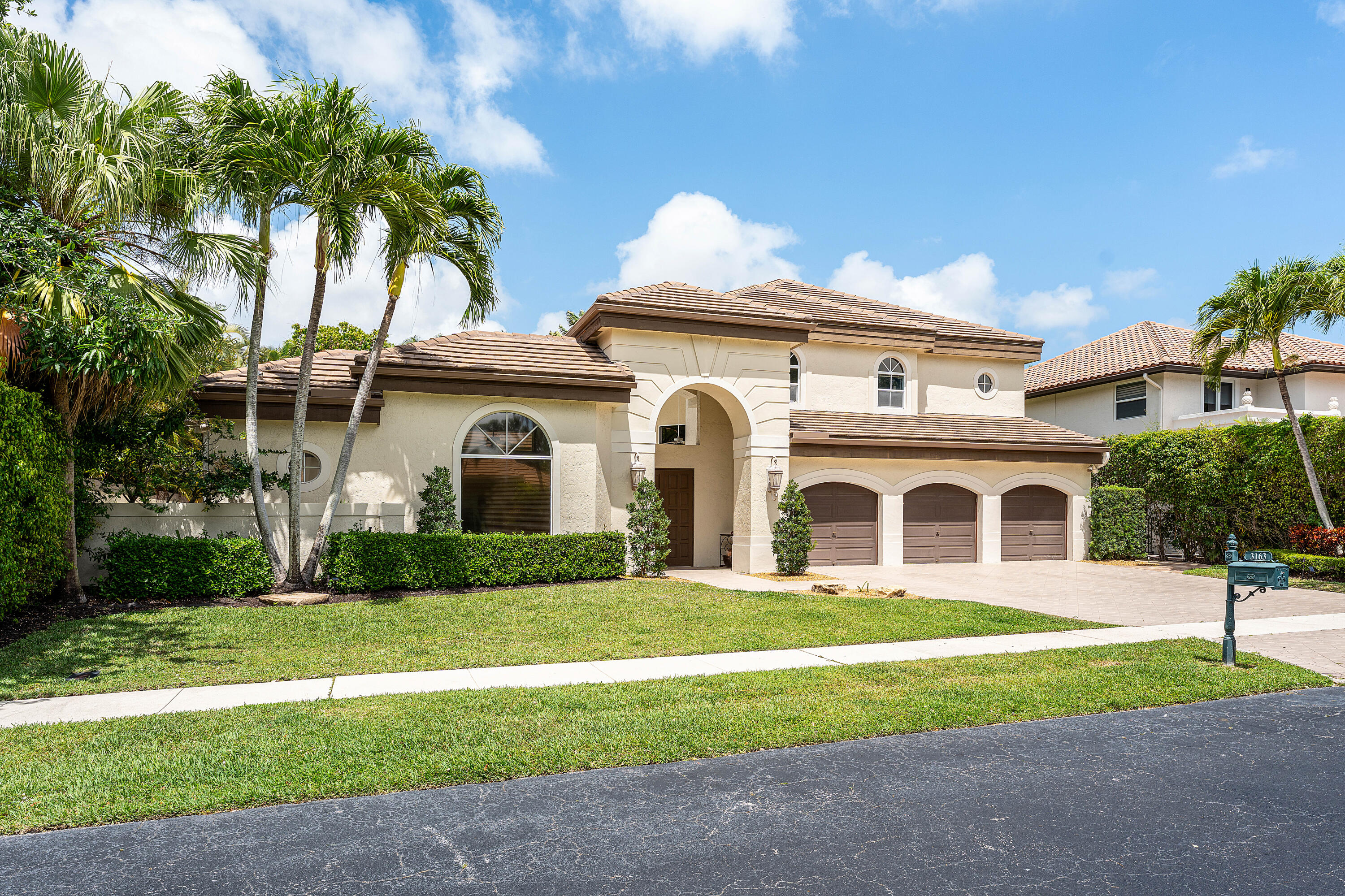 SEASONS - Residential