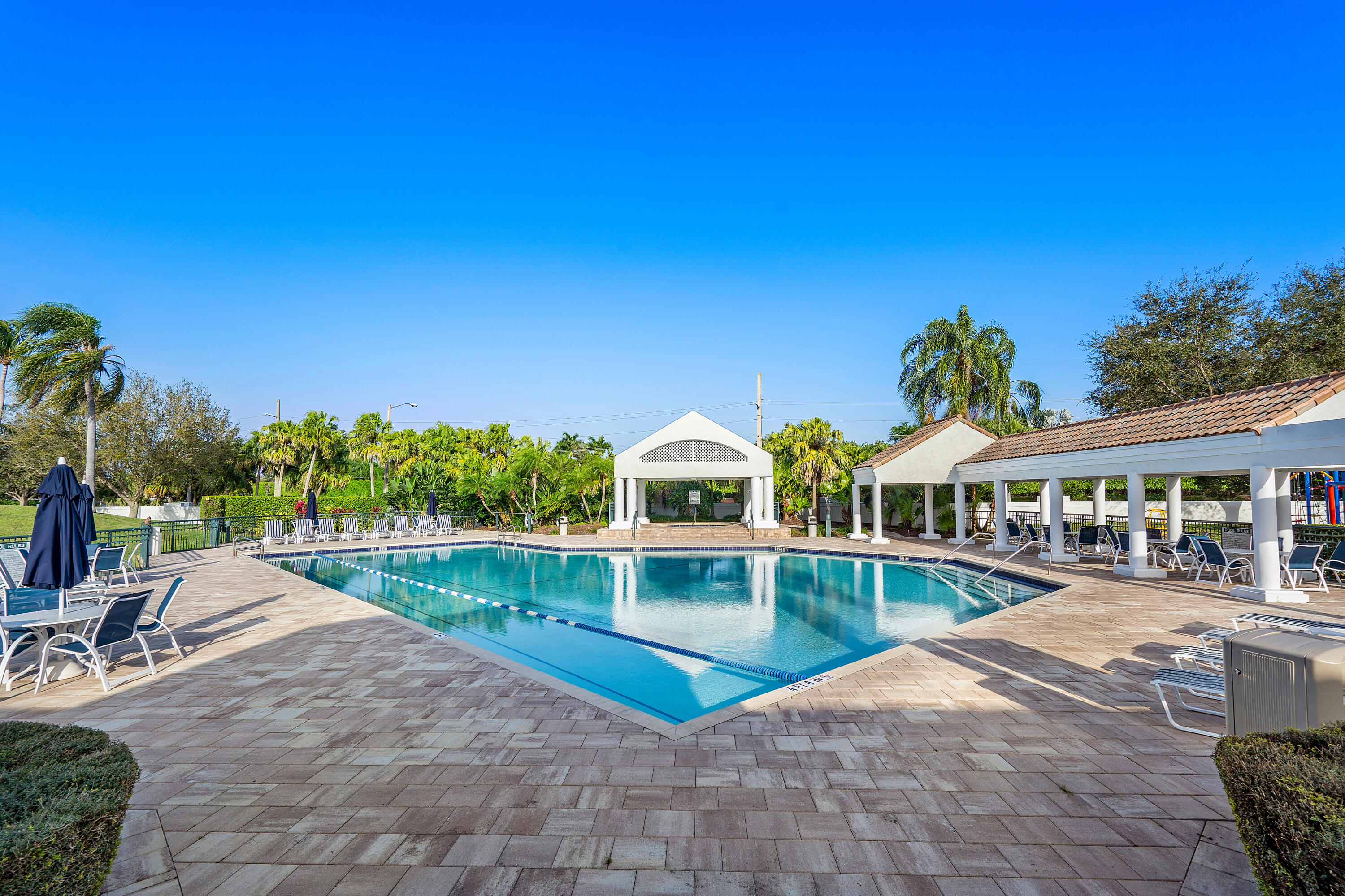 SEASONS - Residential