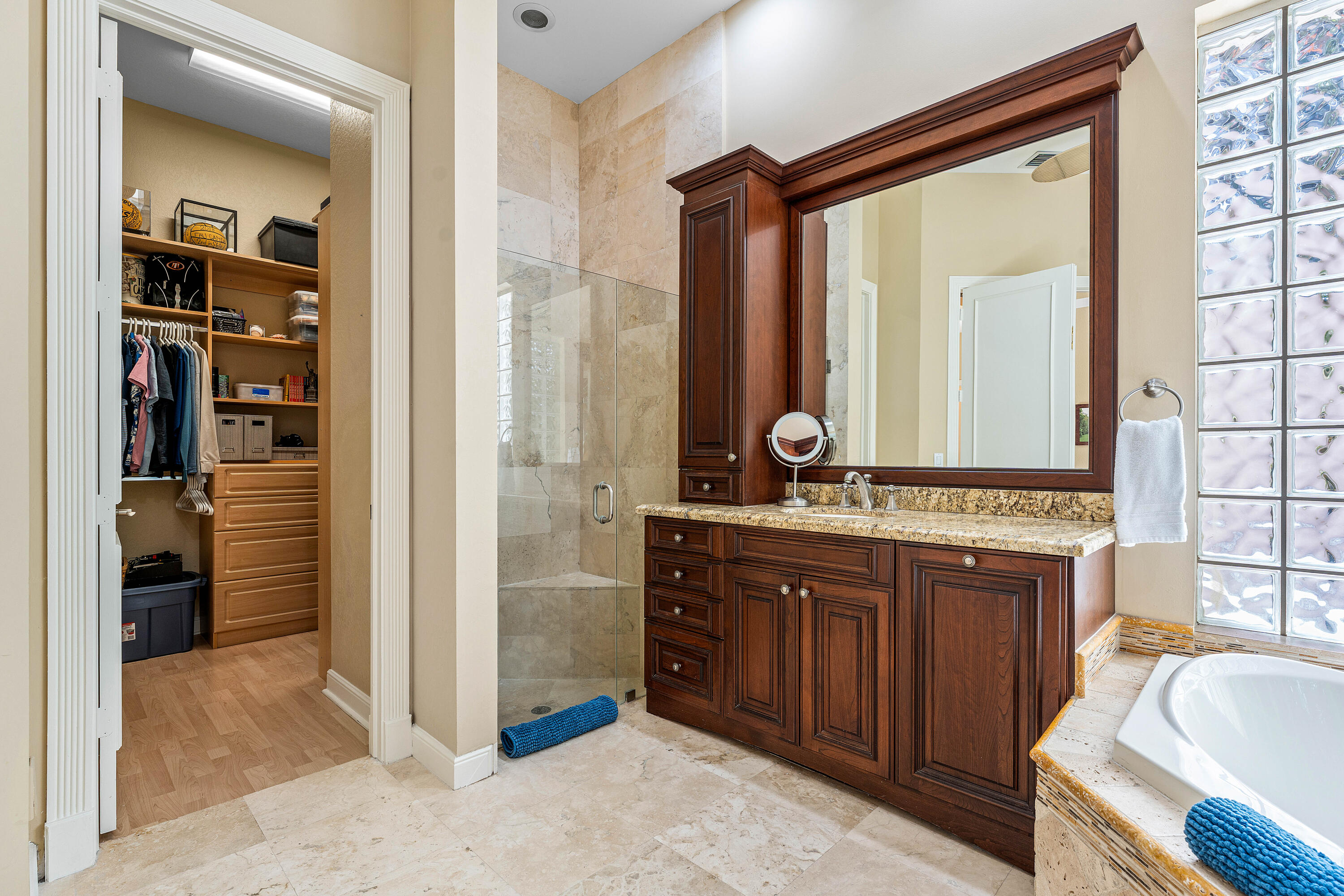 SEASONS - Residential