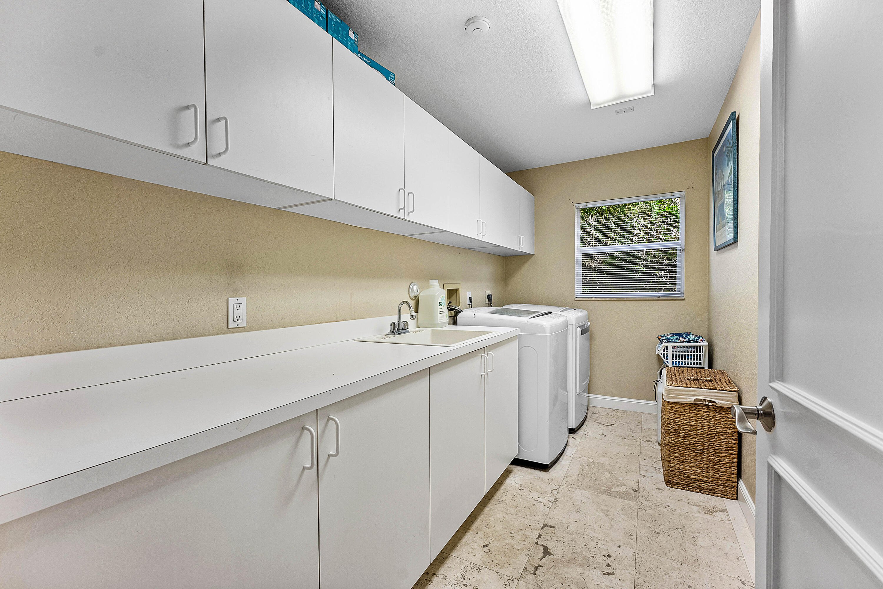 SEASONS - Residential