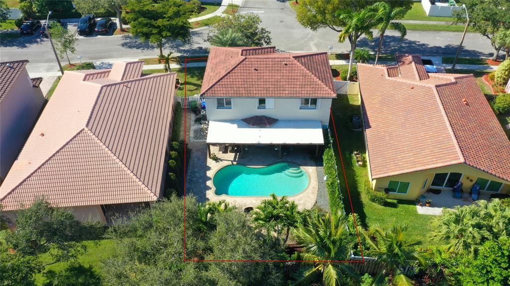 Another nice property just listed. Featuring 4 bedrooms and 3 bathrooms, this home includes a spacious backyard with a sparkling pool and a private, fenced-in yard perfect for entertaining. The kitchen is a chef’s dream, remodeled with top-of-the-line appliances and a view of the pool. The owners spared no expense in renovations, using high-quality materials. The community offers amenities like pools, tennis courts, and rental spaces. The pool pump has been recently replaced, adding extra value to this stunning property.