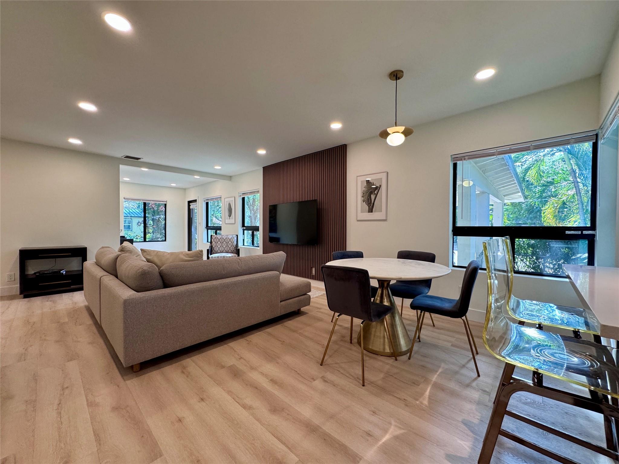 Riverside Add Amd 1-13 B - Residential Lease