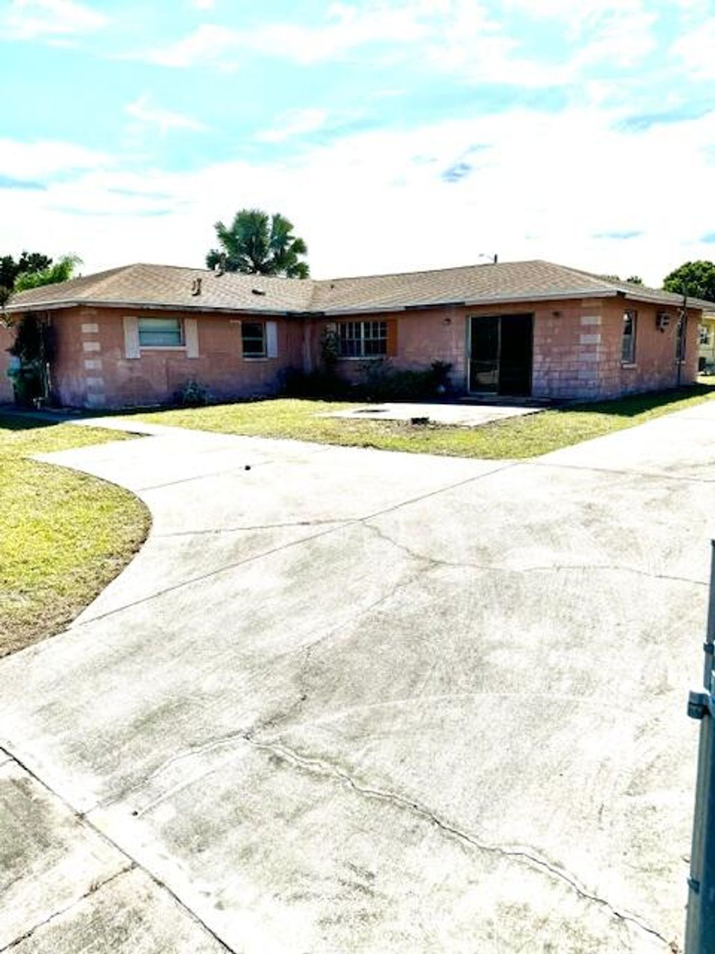 Photo of 2707 Essex Court, Fort Pierce, FL 34946 (MLS # R10963658)