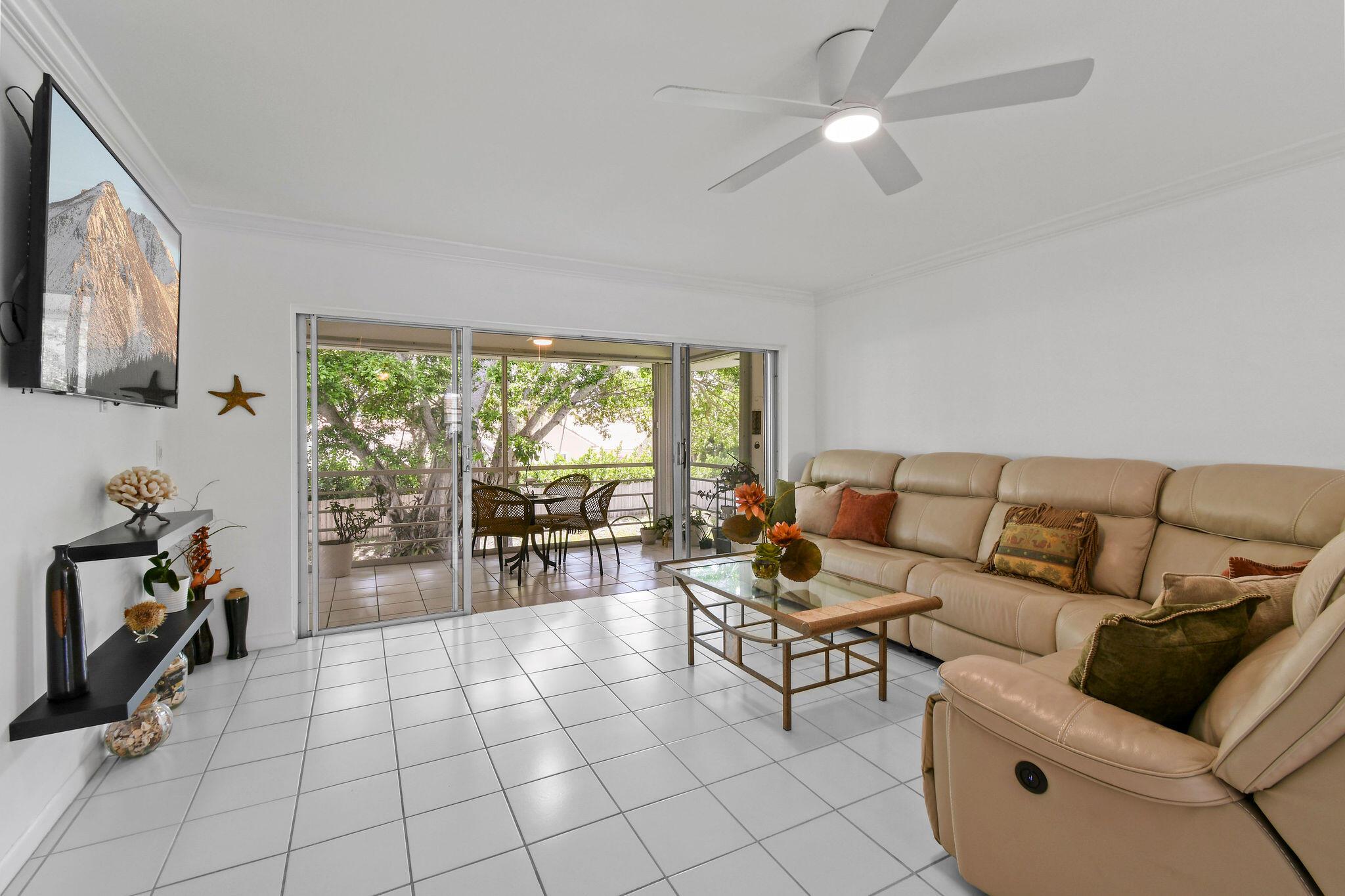 MERIDIAN CONDO 13 - Residential