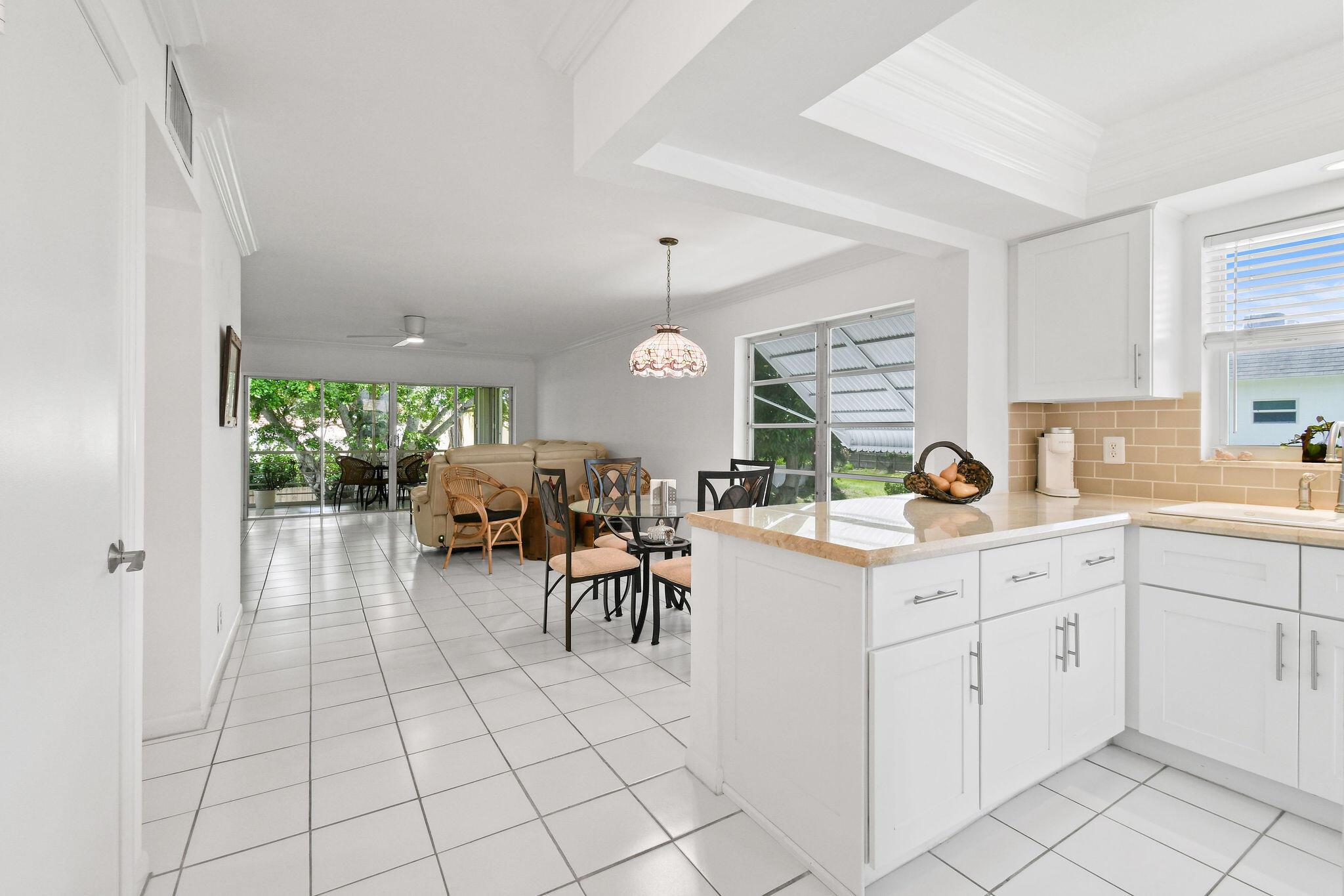 MERIDIAN CONDO 13 - Residential