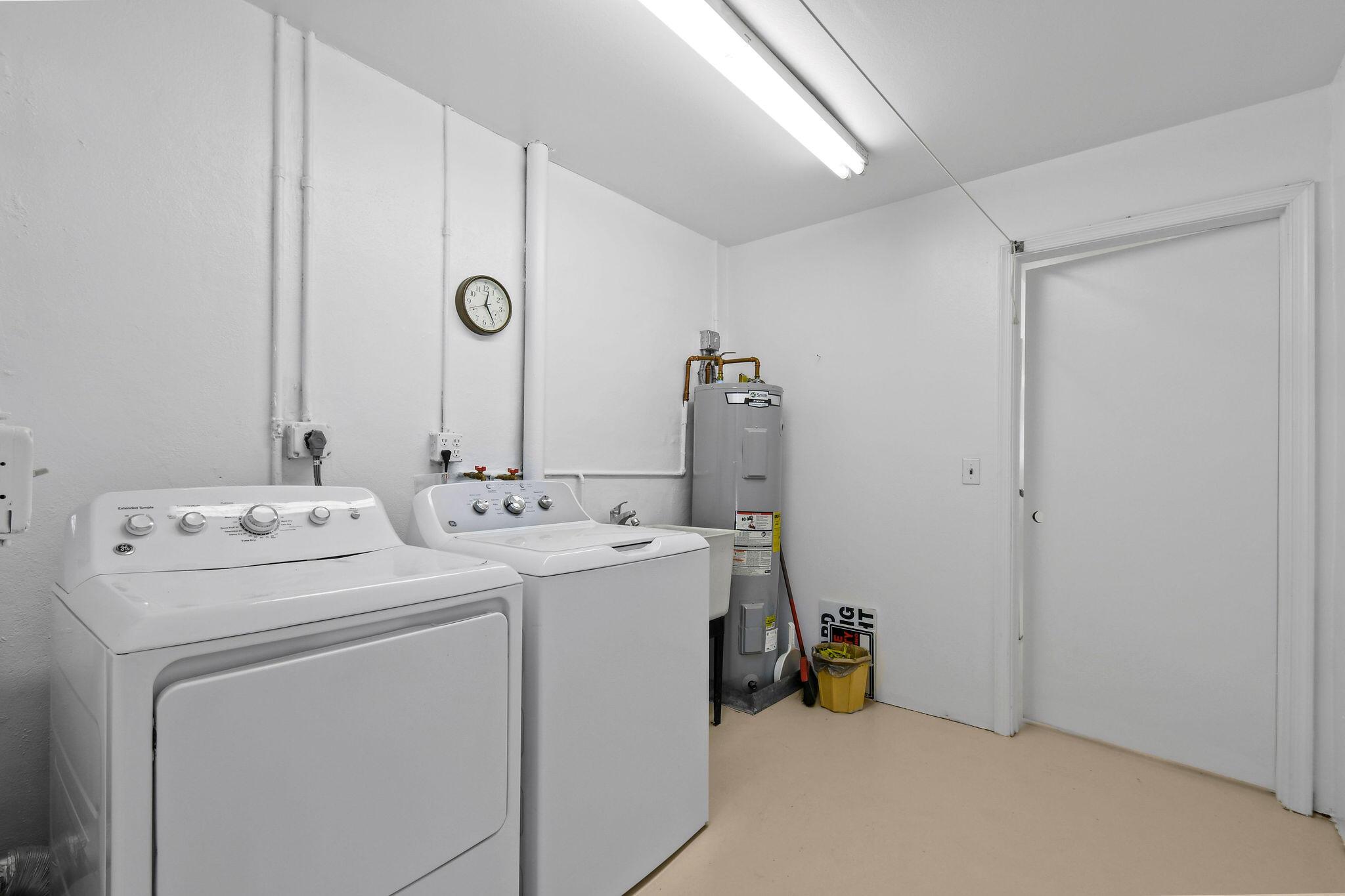 MERIDIAN CONDO 13 - Residential