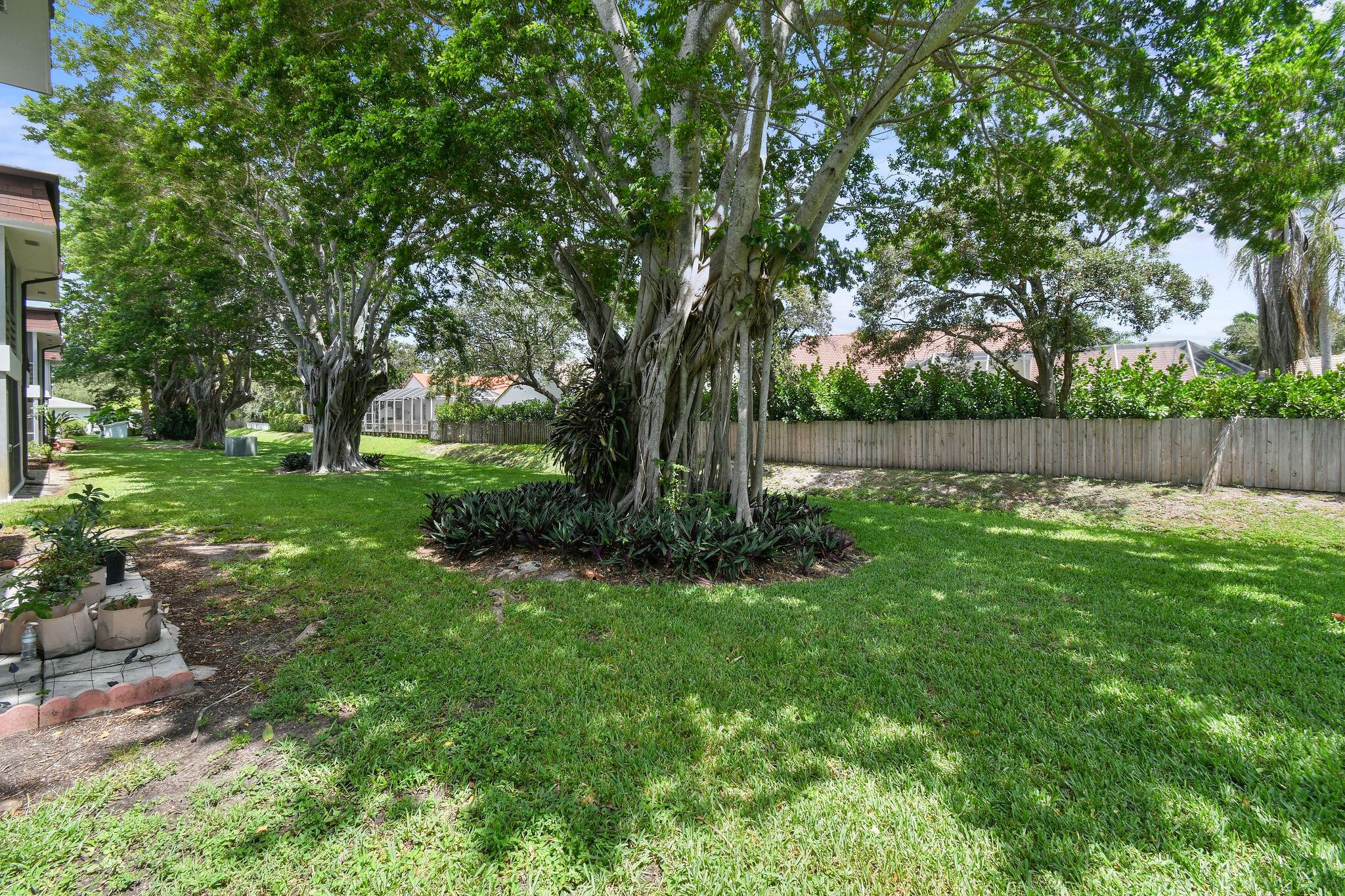 10040 Meridian Way N 206