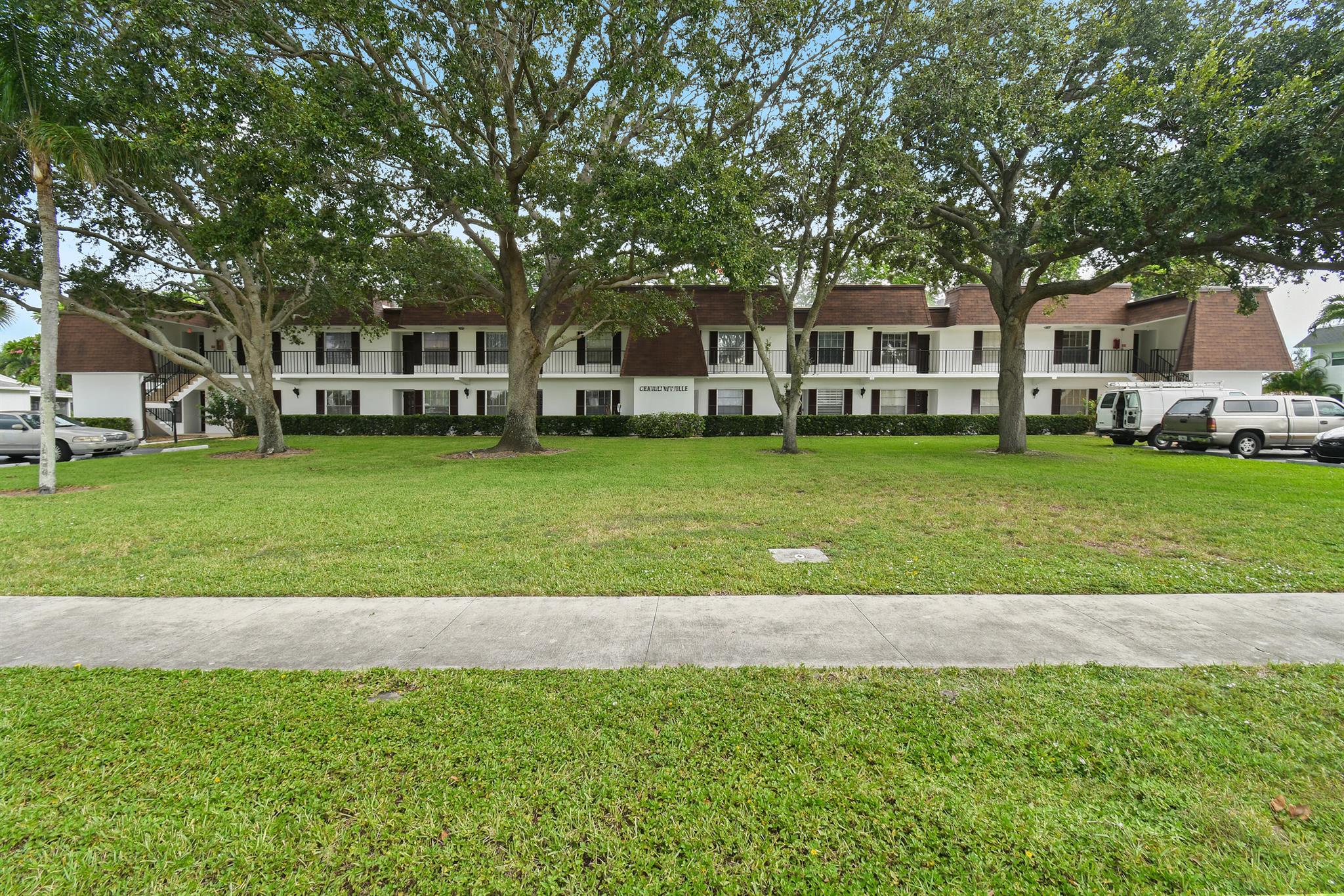 MERIDIAN CONDO 13 - Residential