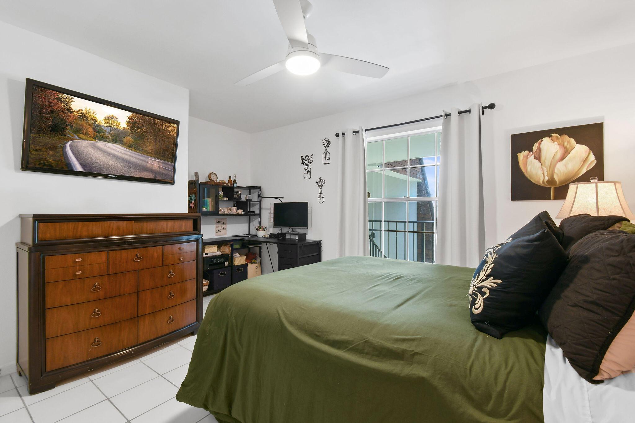 MERIDIAN CONDO 13 - Residential