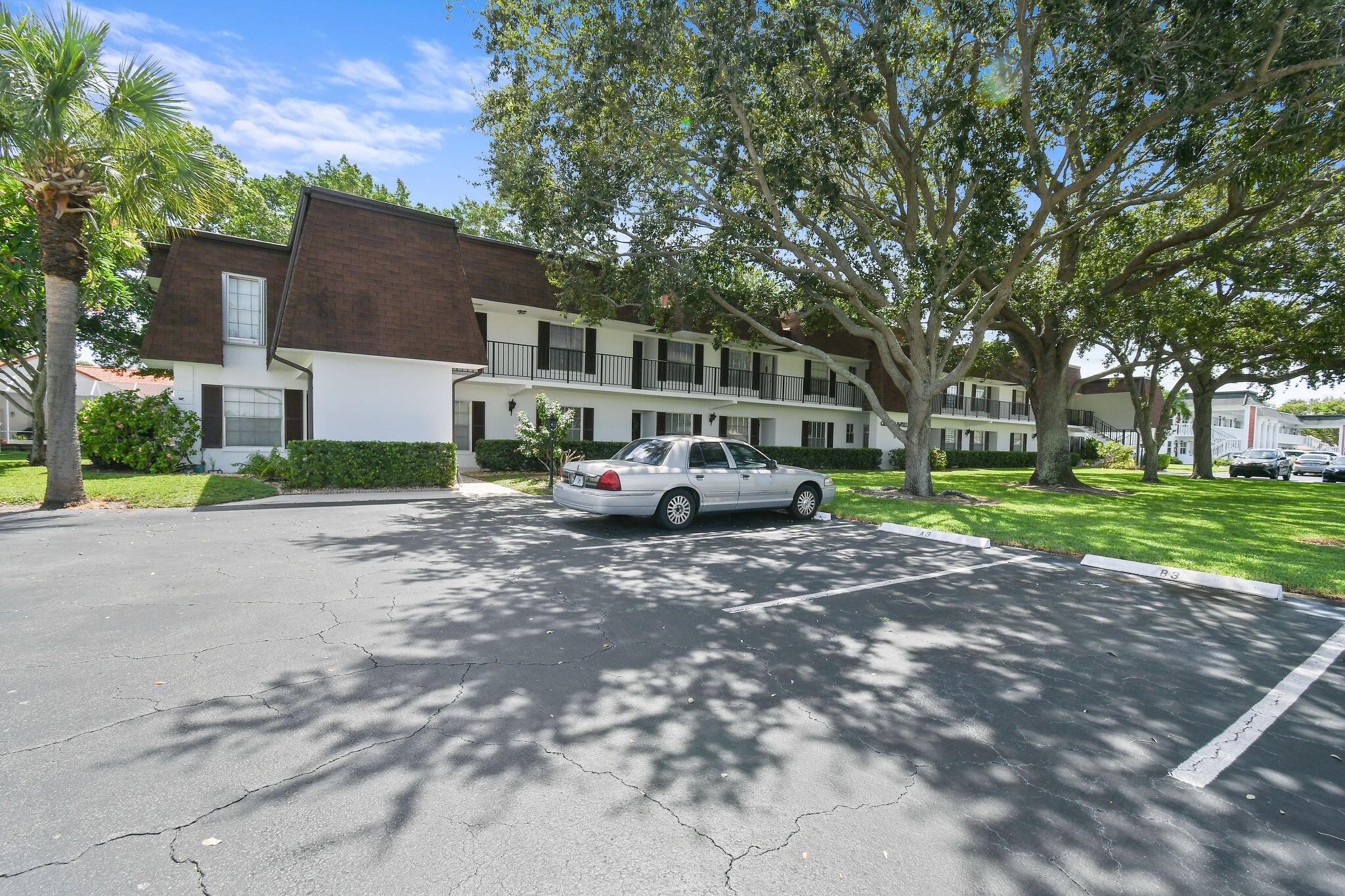 MERIDIAN CONDO 13 - Residential