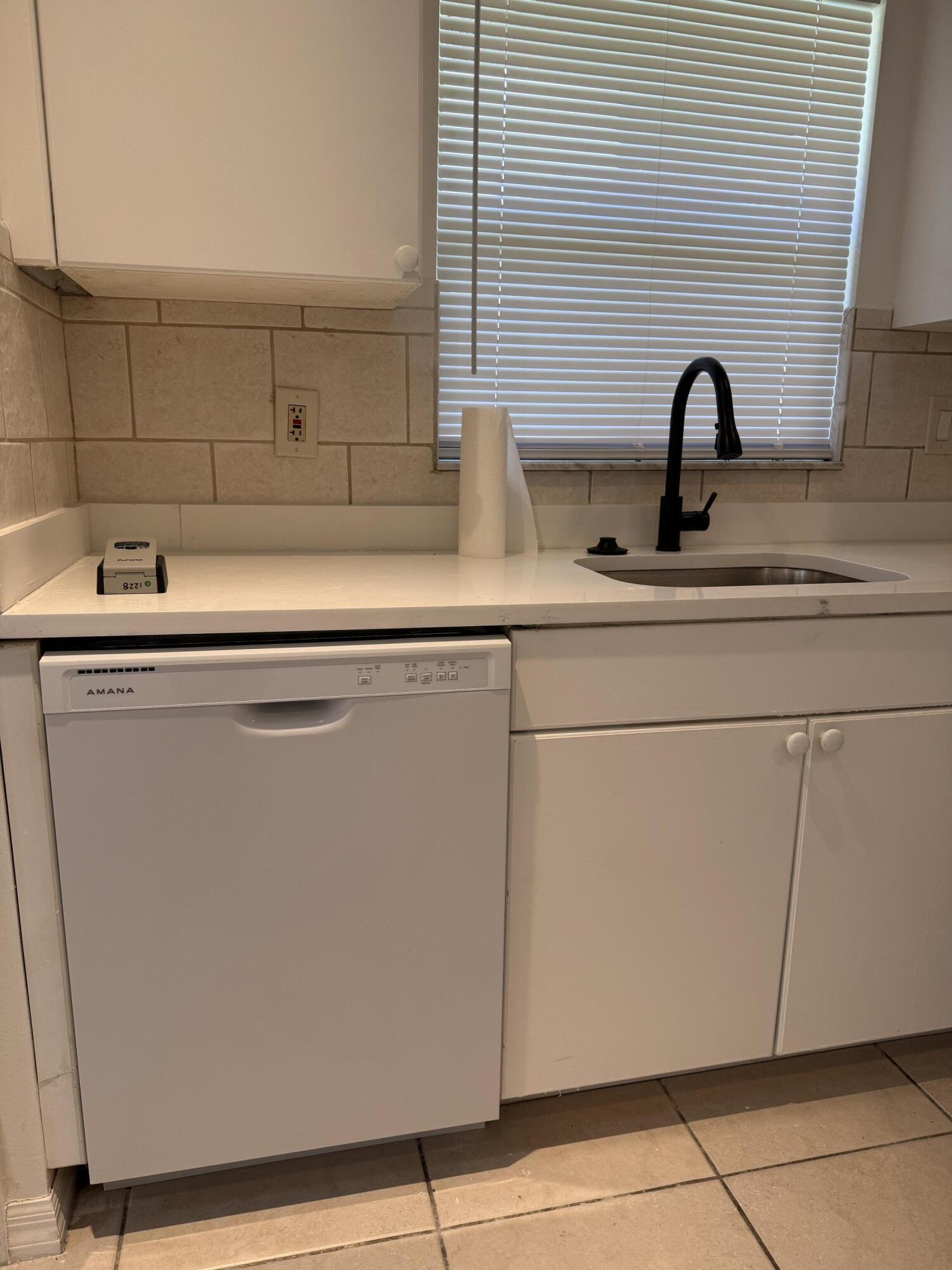 Properties 1215 Hyacinth Place 1215