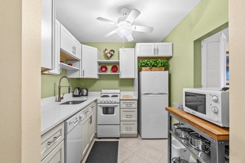 Tiny photo for 68 Suffolk B #680, Boca Raton, FL 33434 (MLS # B26070963)