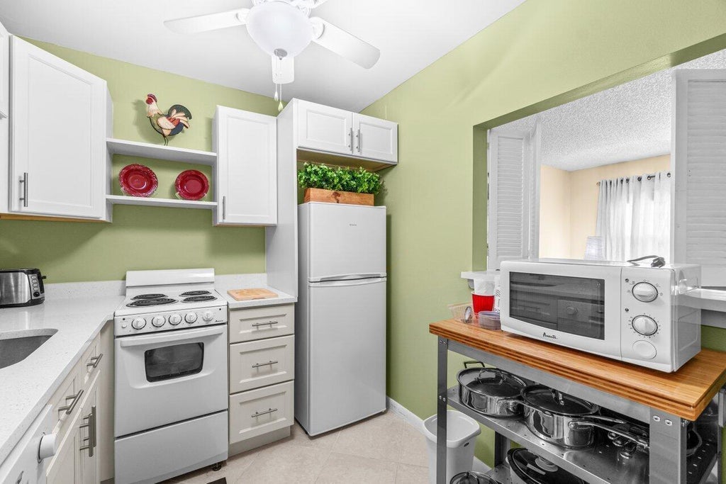 Photo of 68 Suffolk B #680, Boca Raton, FL 33434 (MLS # B26070963)