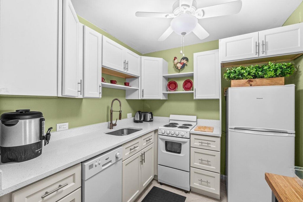 Photo of 68 Suffolk B #680, Boca Raton, FL 33434 (MLS # B26070963)