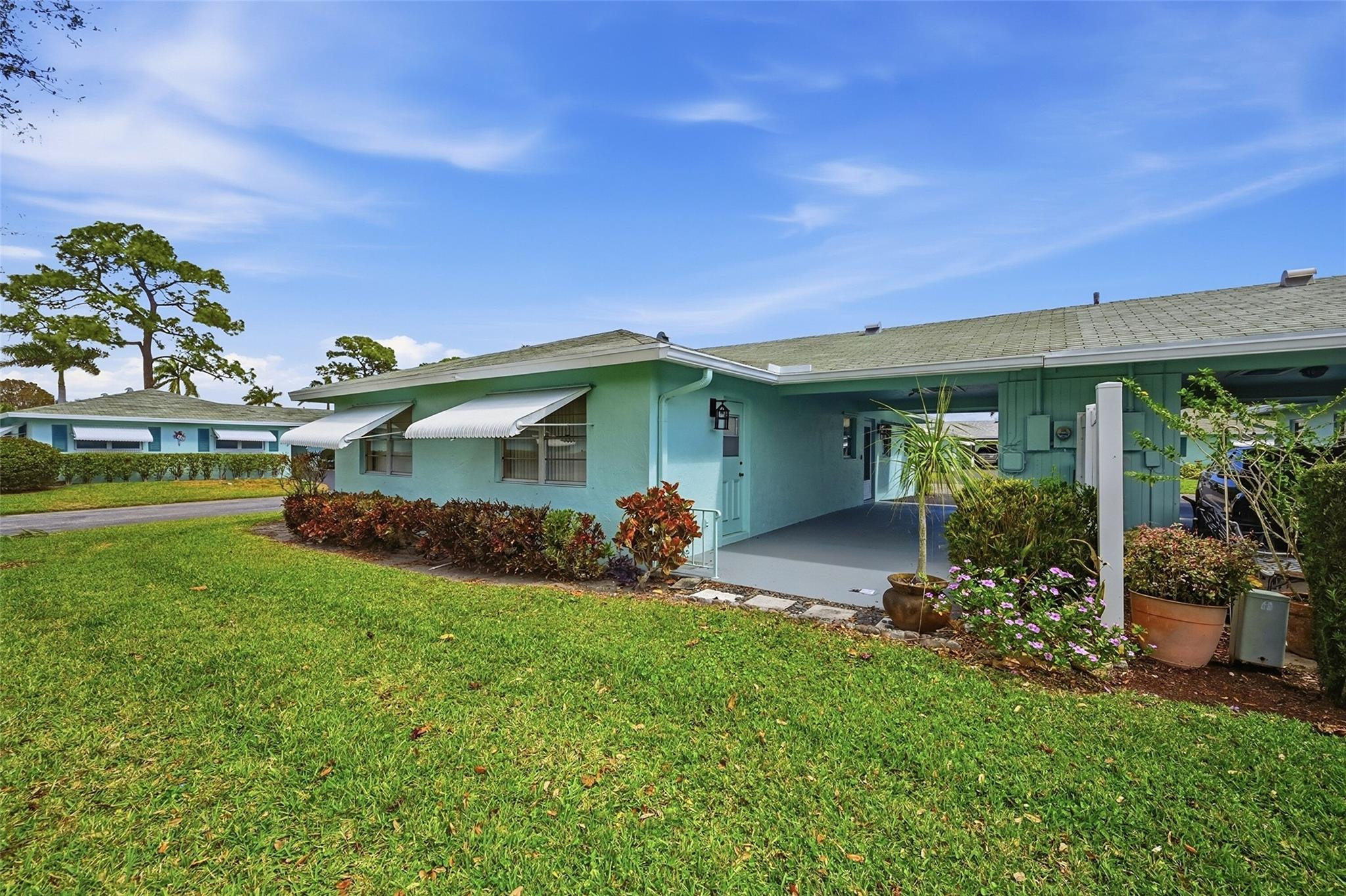 COUNTRY MANORS - Residential