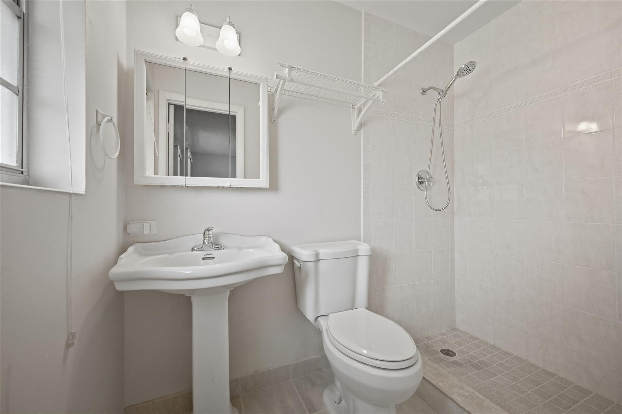 COUNTRY MANORS - Residential