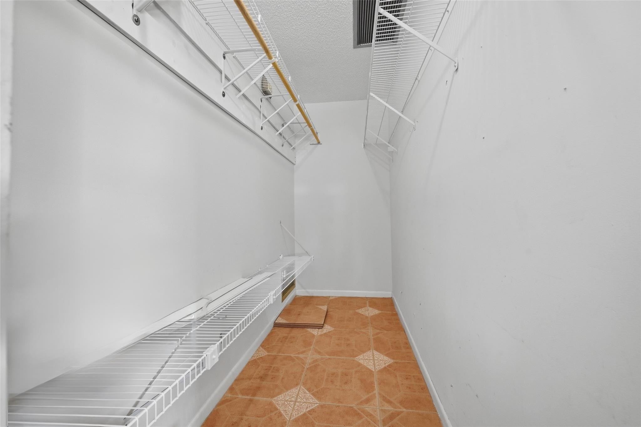 COUNTRY MANORS - Residential