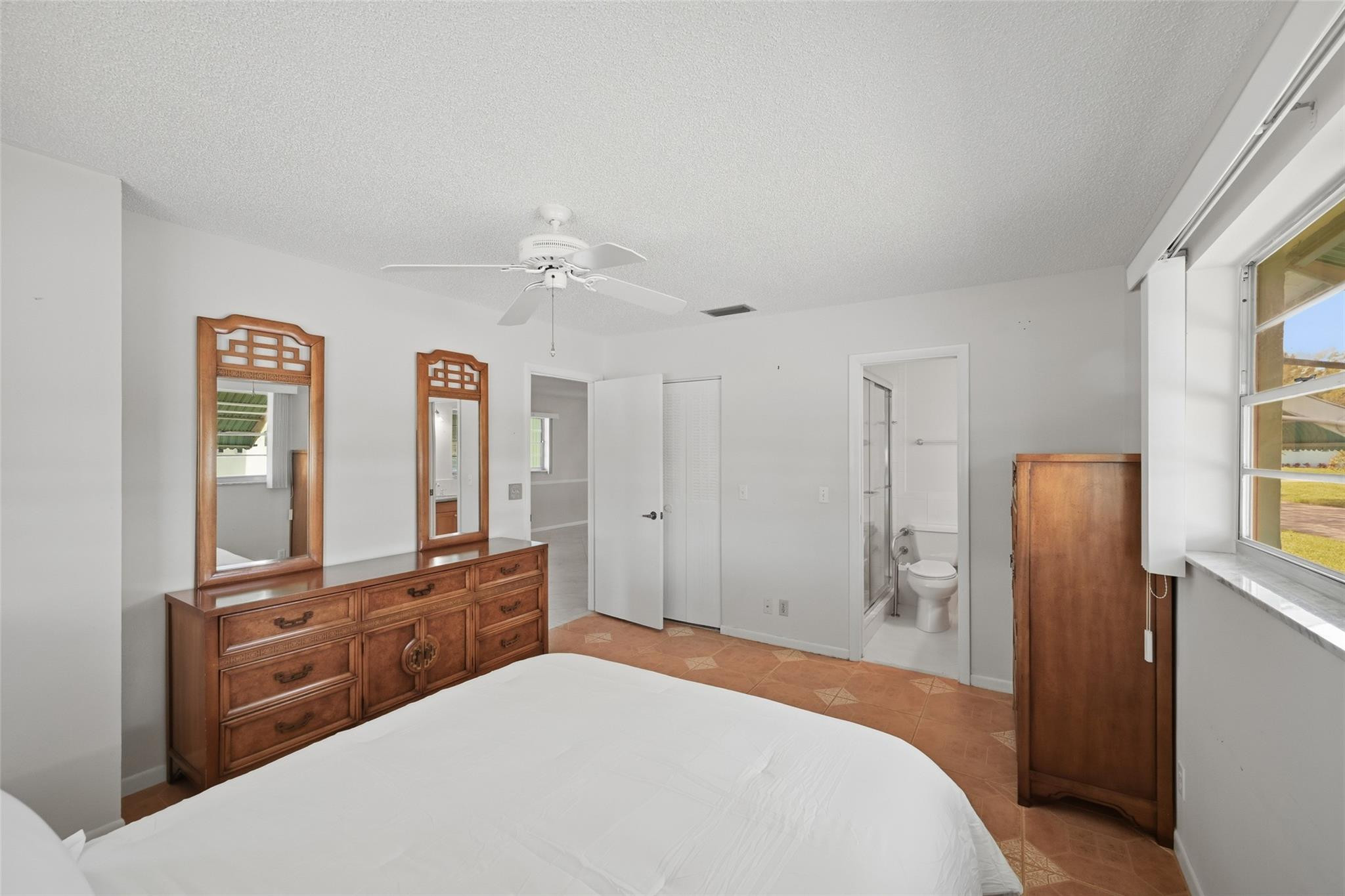 COUNTRY MANORS - Residential