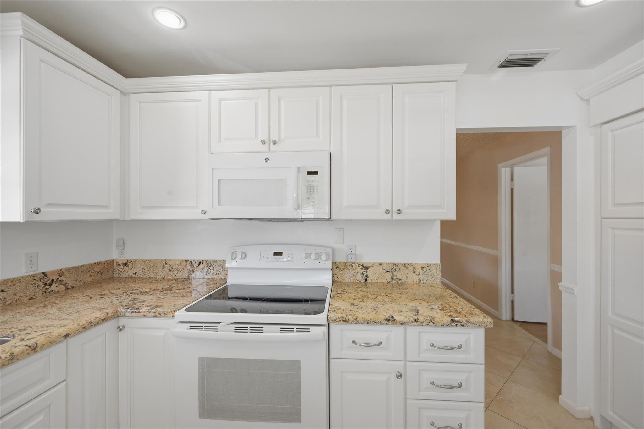 COUNTRY MANORS - Residential