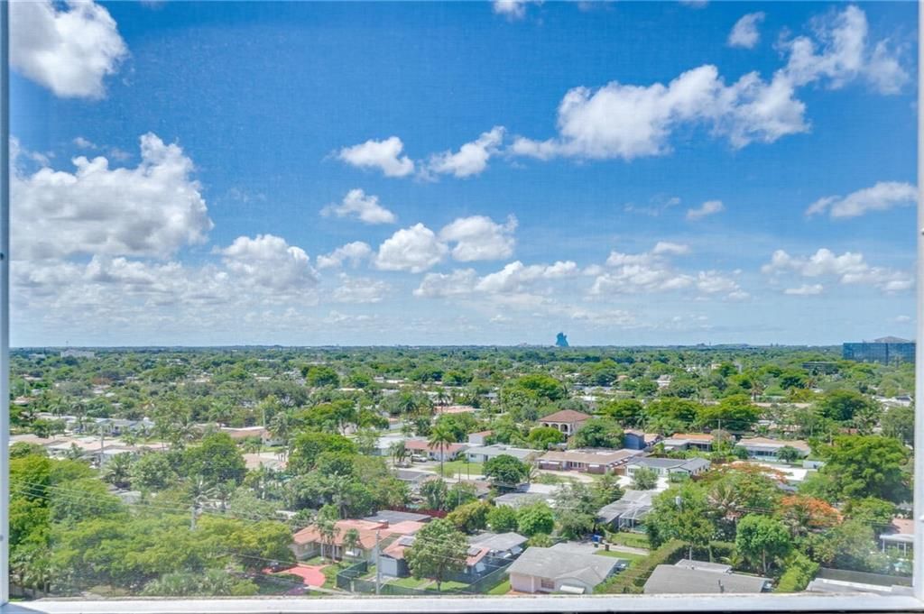 Photo of 3850 Washington St St #PH17, Hollywood, FL 33021 (MLS # F10338406)