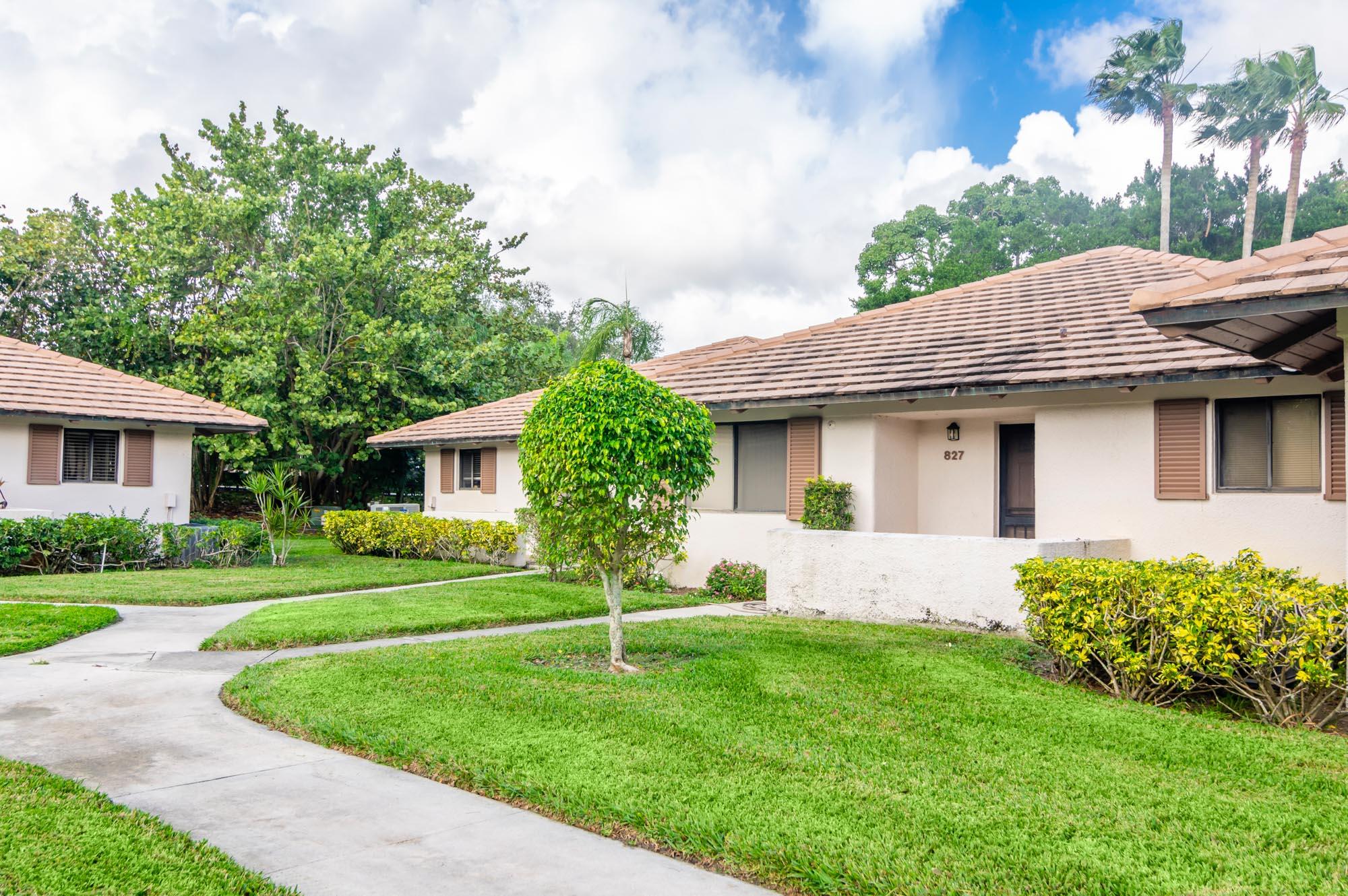 Come and see this nicely updated Club Cottage in highly desirable PGA National. Walk to the club, hotel or the community pool. Nice open outdoor space in front and in back.