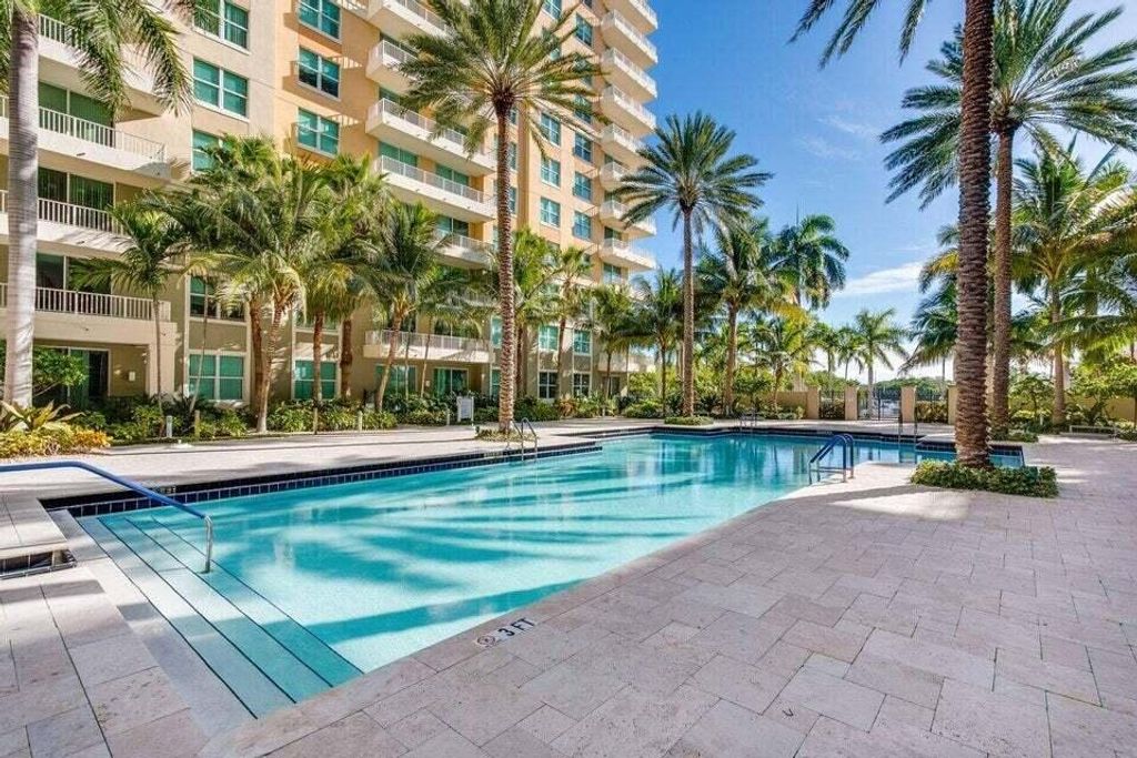 Photo of 700 E Boynton Beach Boulevard #101, Boynton Beach, FL 33435 (MLS # R11149753)