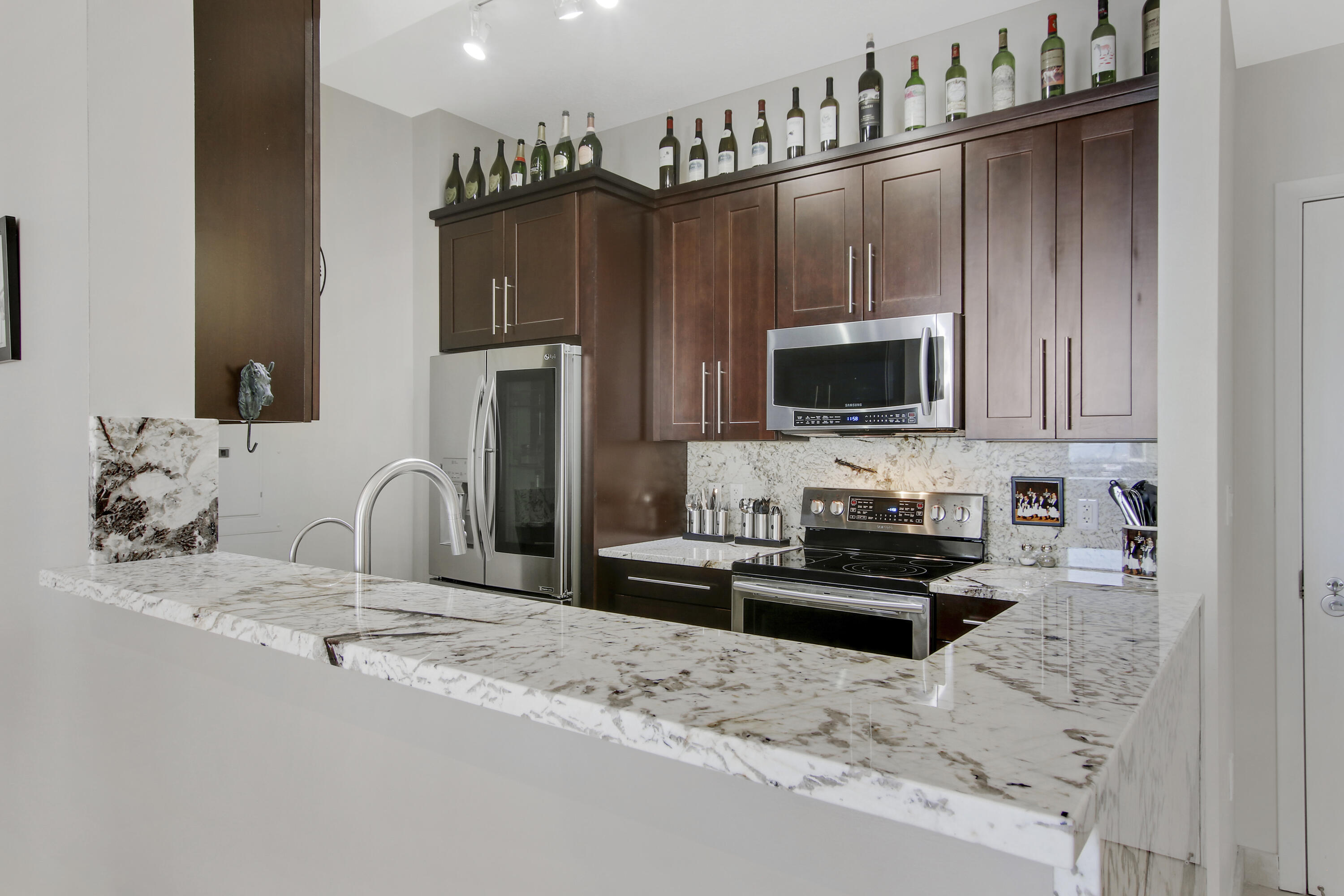 CITYPLACE SOUTH TOWER CONDO - Residential