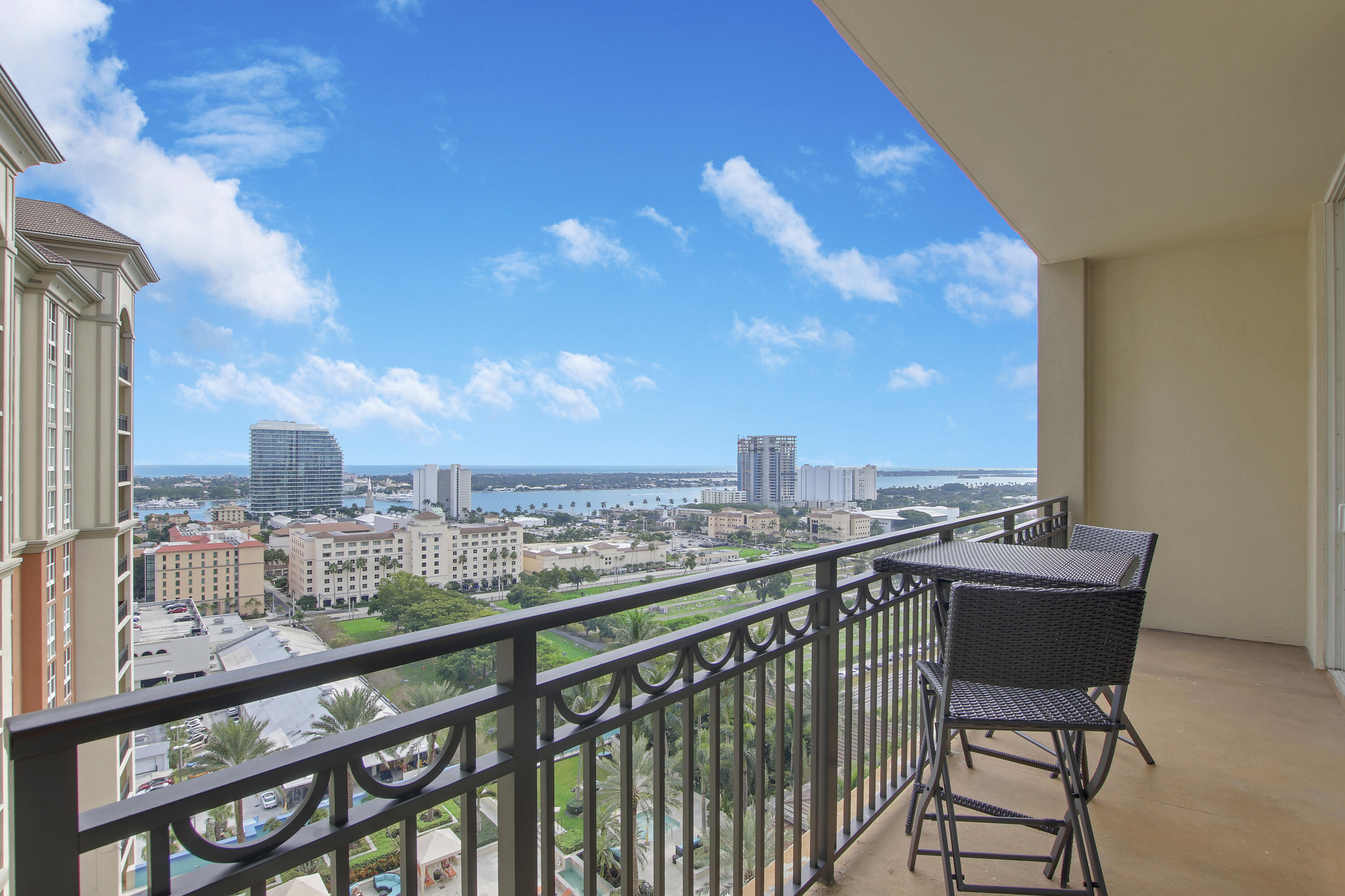 CITYPLACE SOUTH TOWER CONDO - Residential