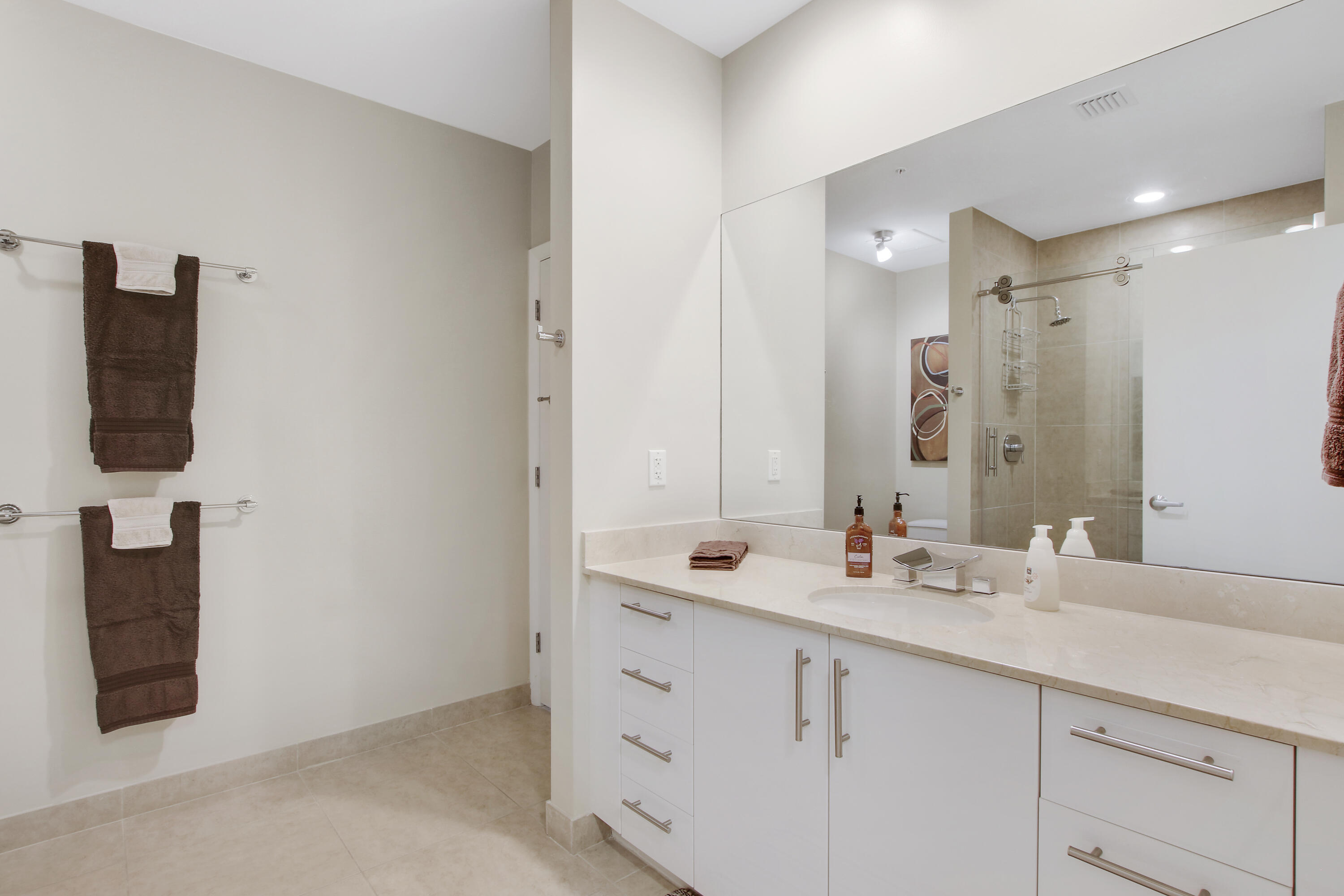 CITYPLACE SOUTH TOWER CONDO - Residential