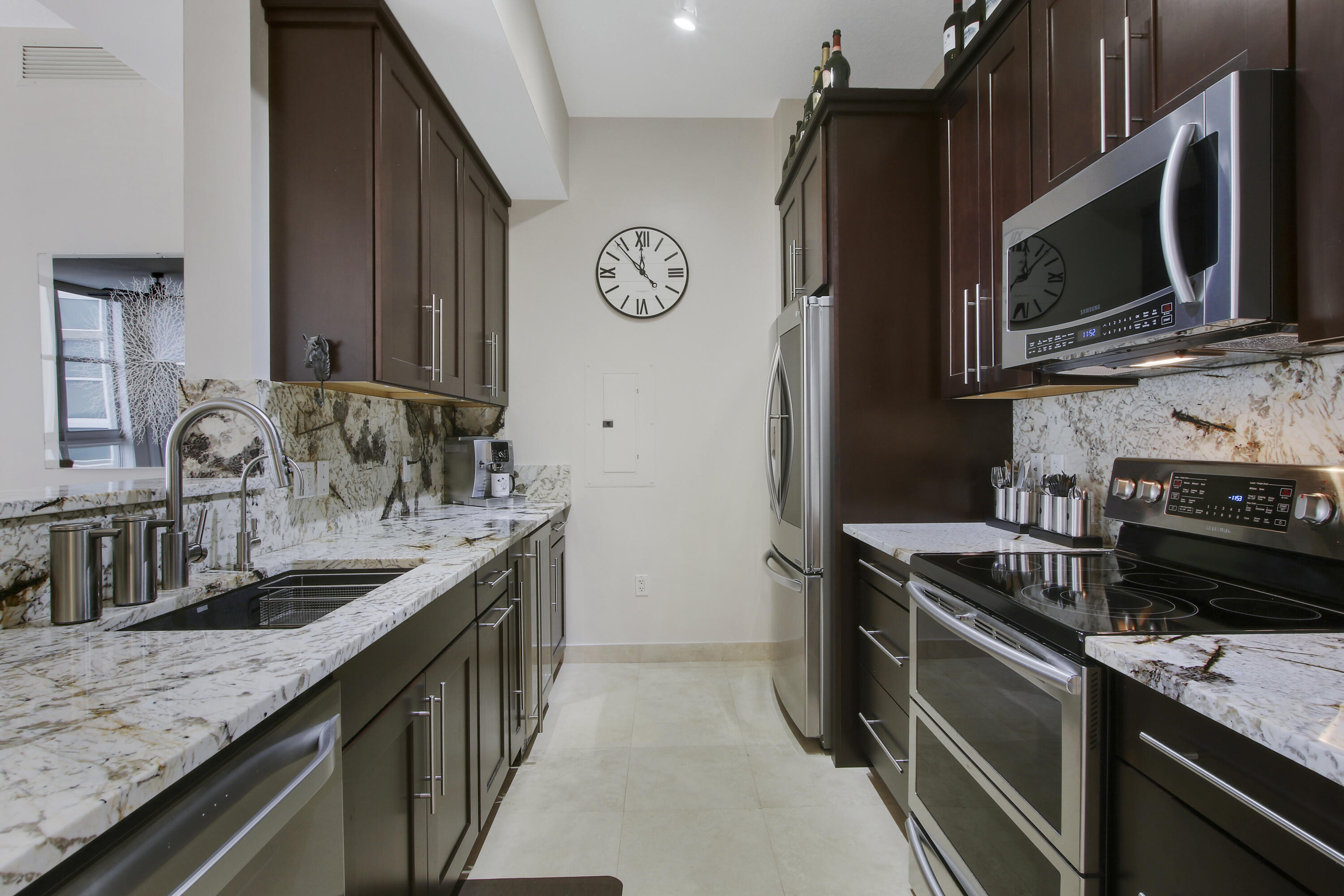 CITYPLACE SOUTH TOWER CONDO - Residential