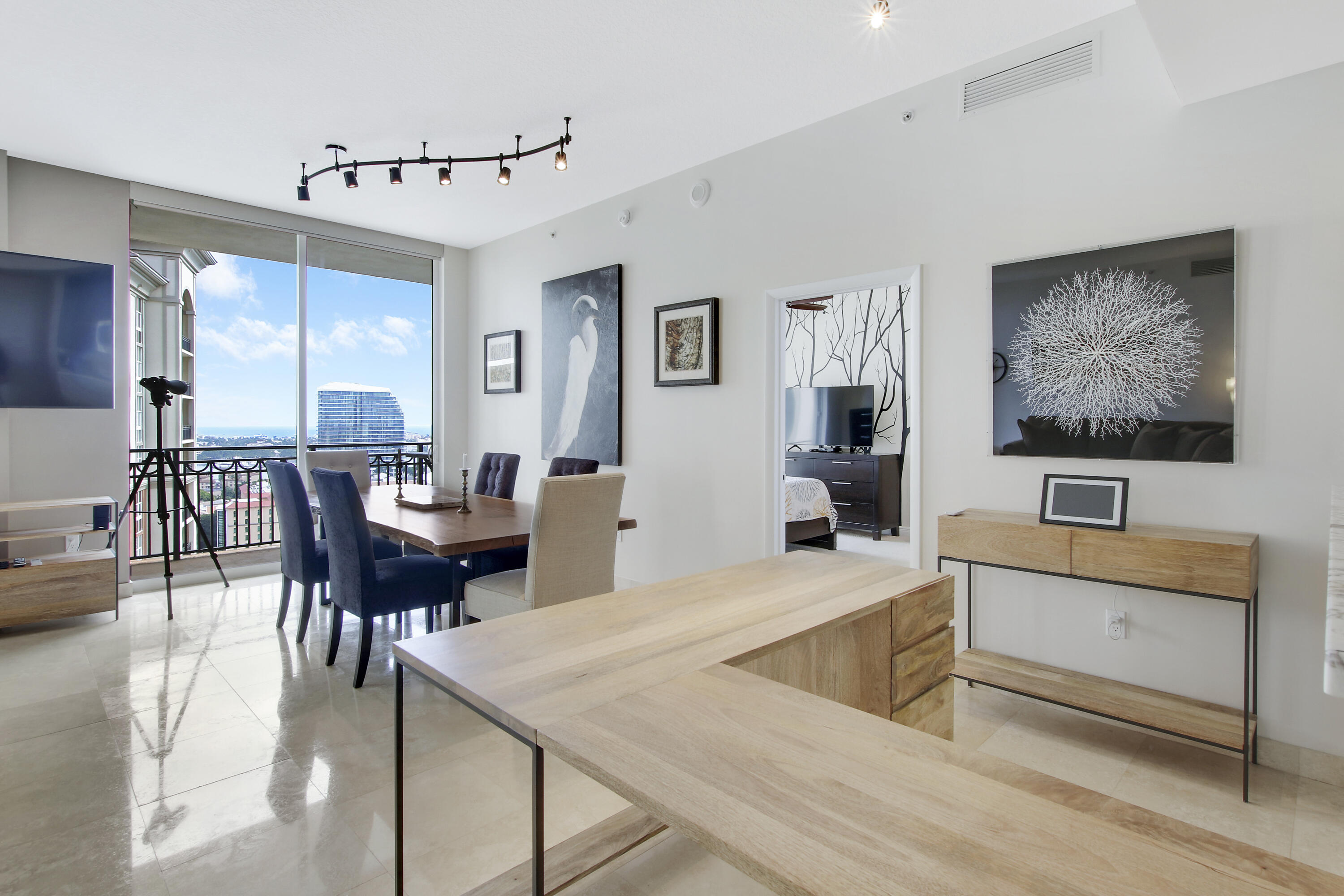 CITYPLACE SOUTH TOWER CONDO - Residential