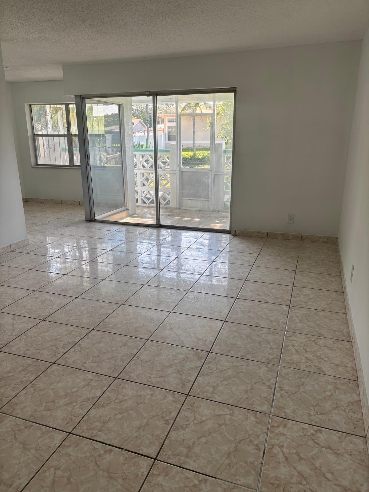 2075 NW 46th Avenue Ave I102, Lauderhill FL 33313