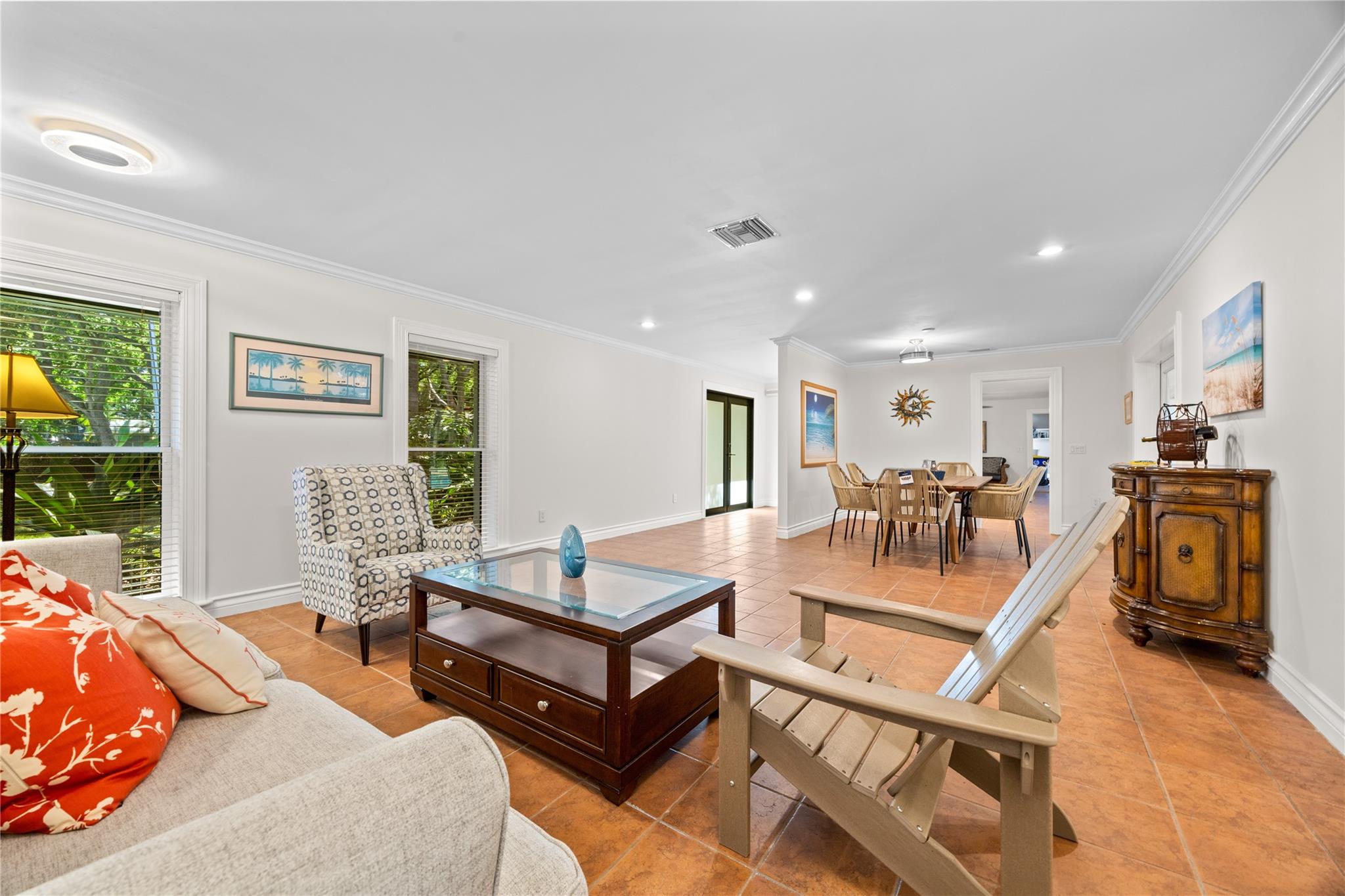 4 Copaire Rd