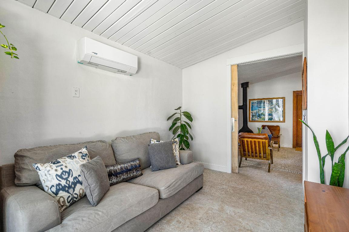 363 Glouchester Street